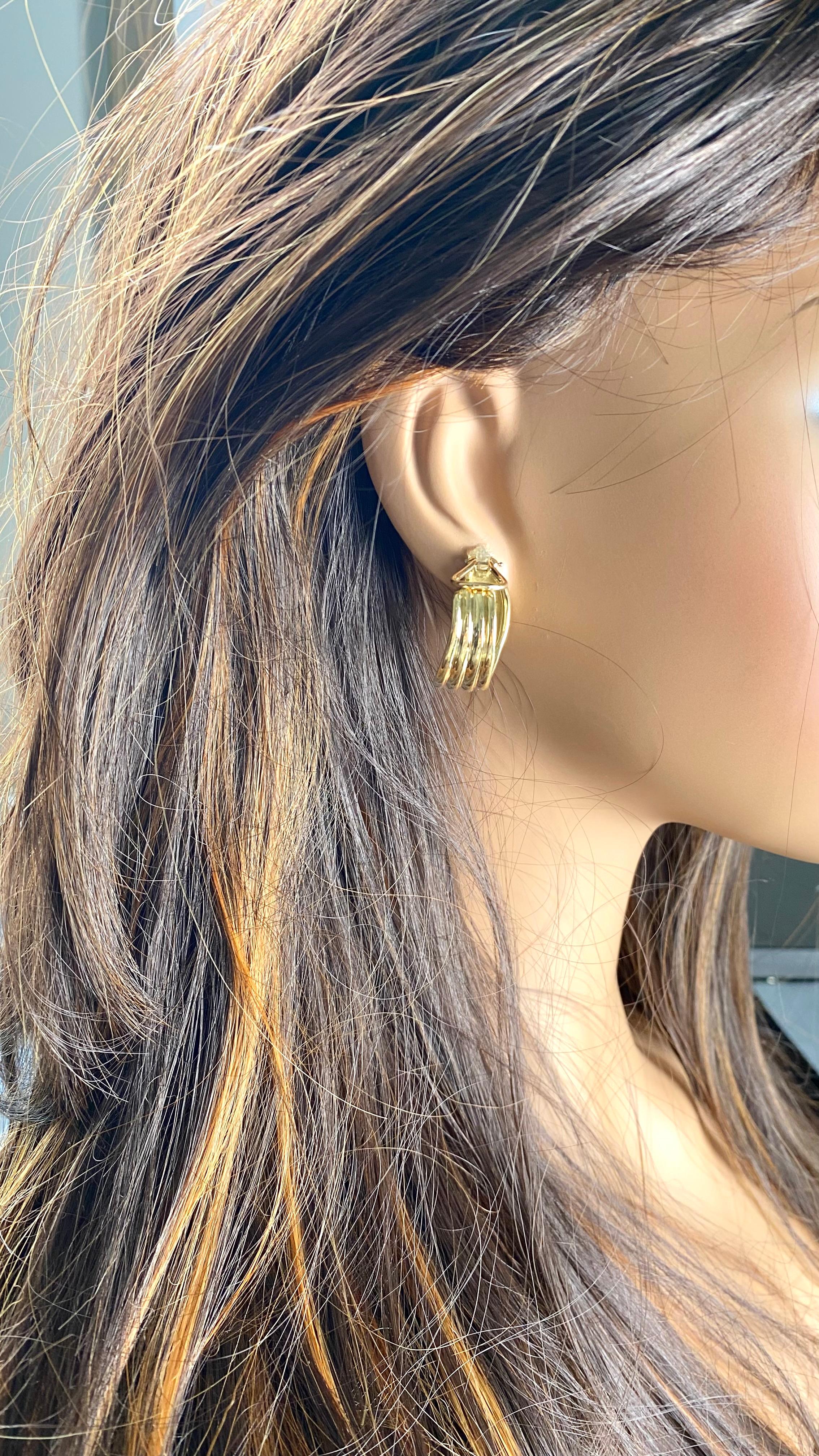 Vintage Tiffany Co 18 Karat Yellow Gold Wide Ribbed Hoop One Inch Long Earrings For Sale 9