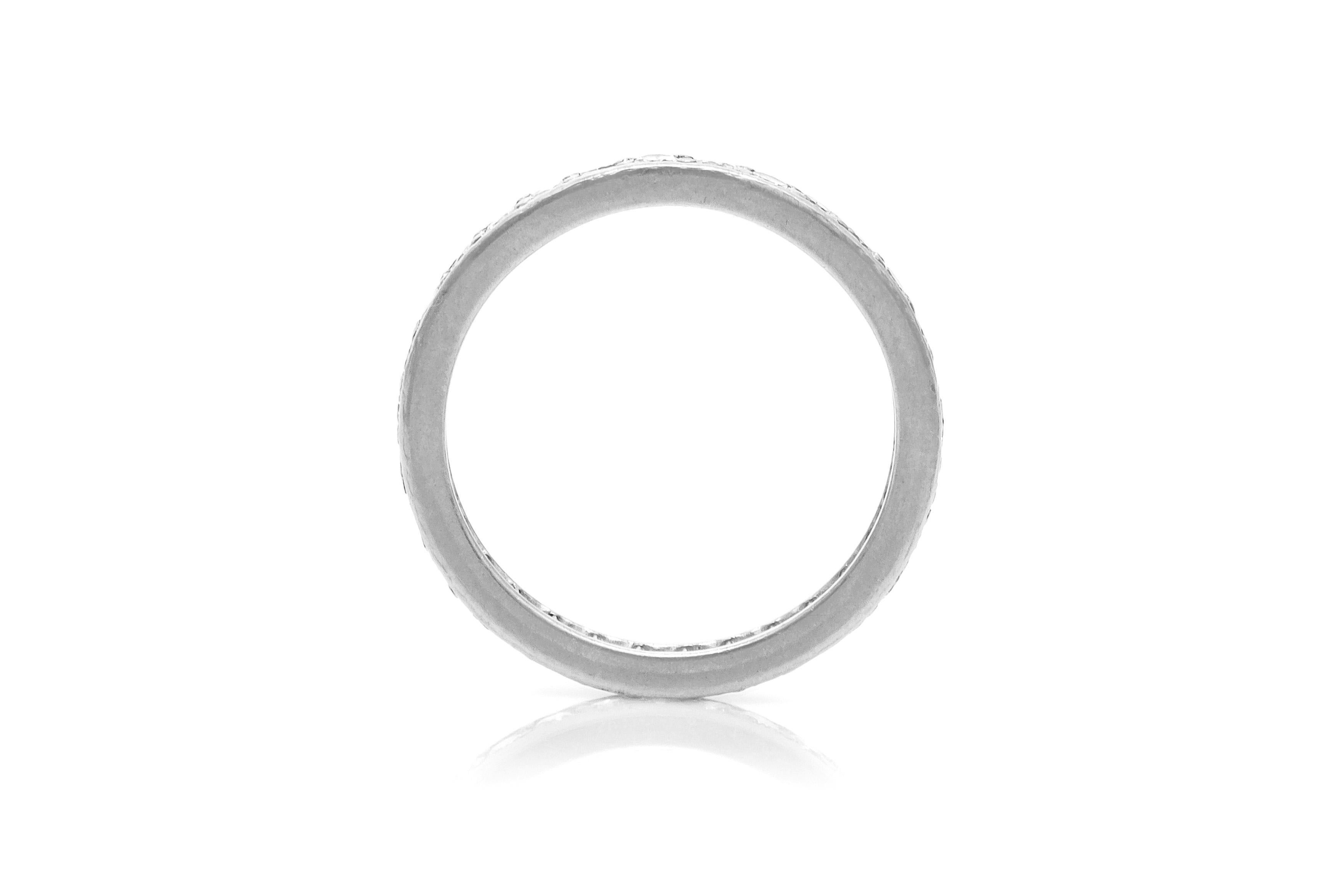 Vintage Tiffany & Co. Anillo de eternidad de diamantes de corte redondo de 1,80 quilates Corte redondo en venta