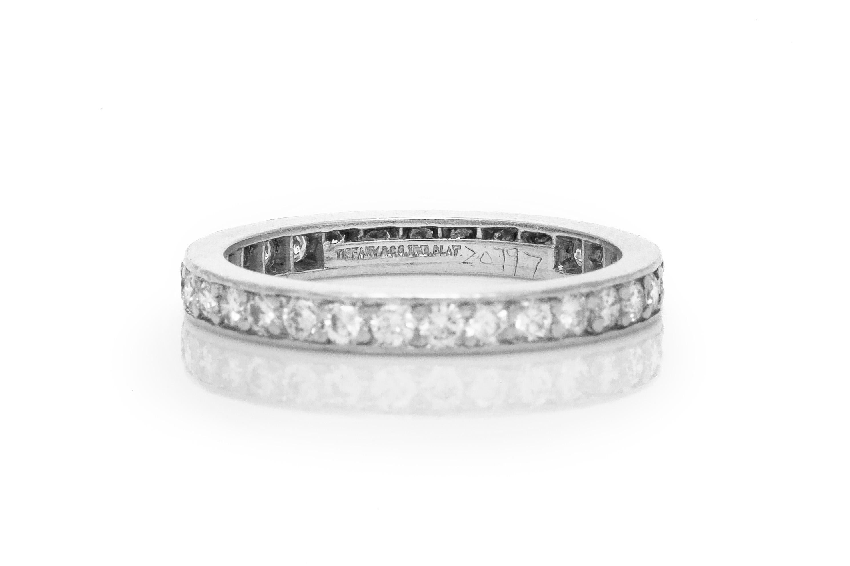 Vintage Tiffany & Co. Anillo de eternidad de diamantes de corte redondo de 1,80 quilates en Bueno estado para la venta en New York, NY