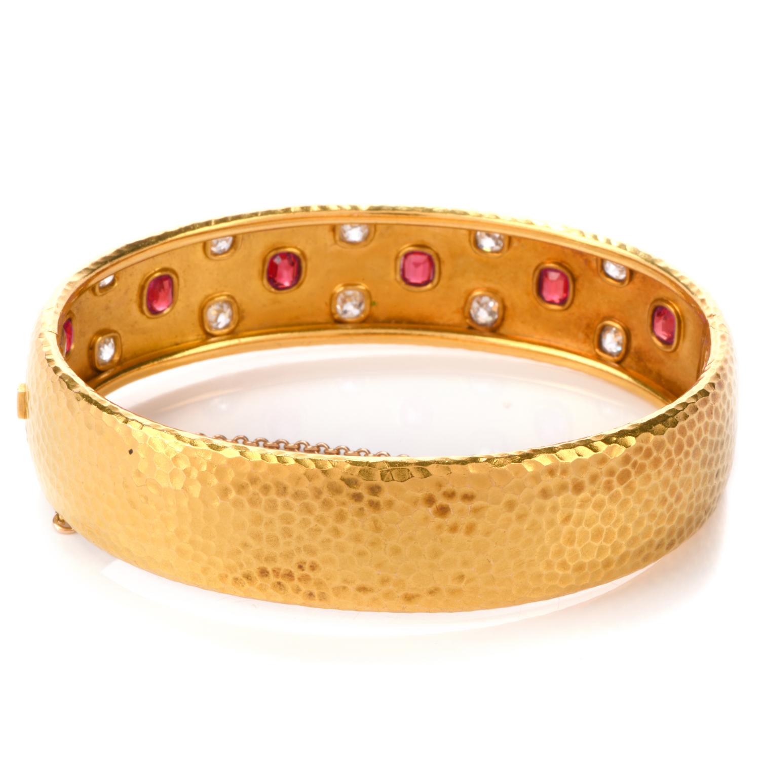 Vintage Tiffany & Co. 18 Karat Diamond and Ruby Hammered Bangle Bracelet In Excellent Condition In Miami, FL