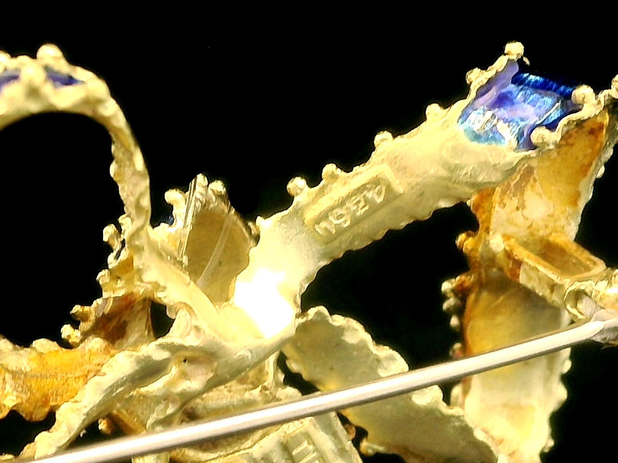 Vintage Tiffany & Co. 18k Gold Blue Enamel Work Textured Ribbon Bow Pin Brooch In Good Condition For Sale In Montclair, NJ