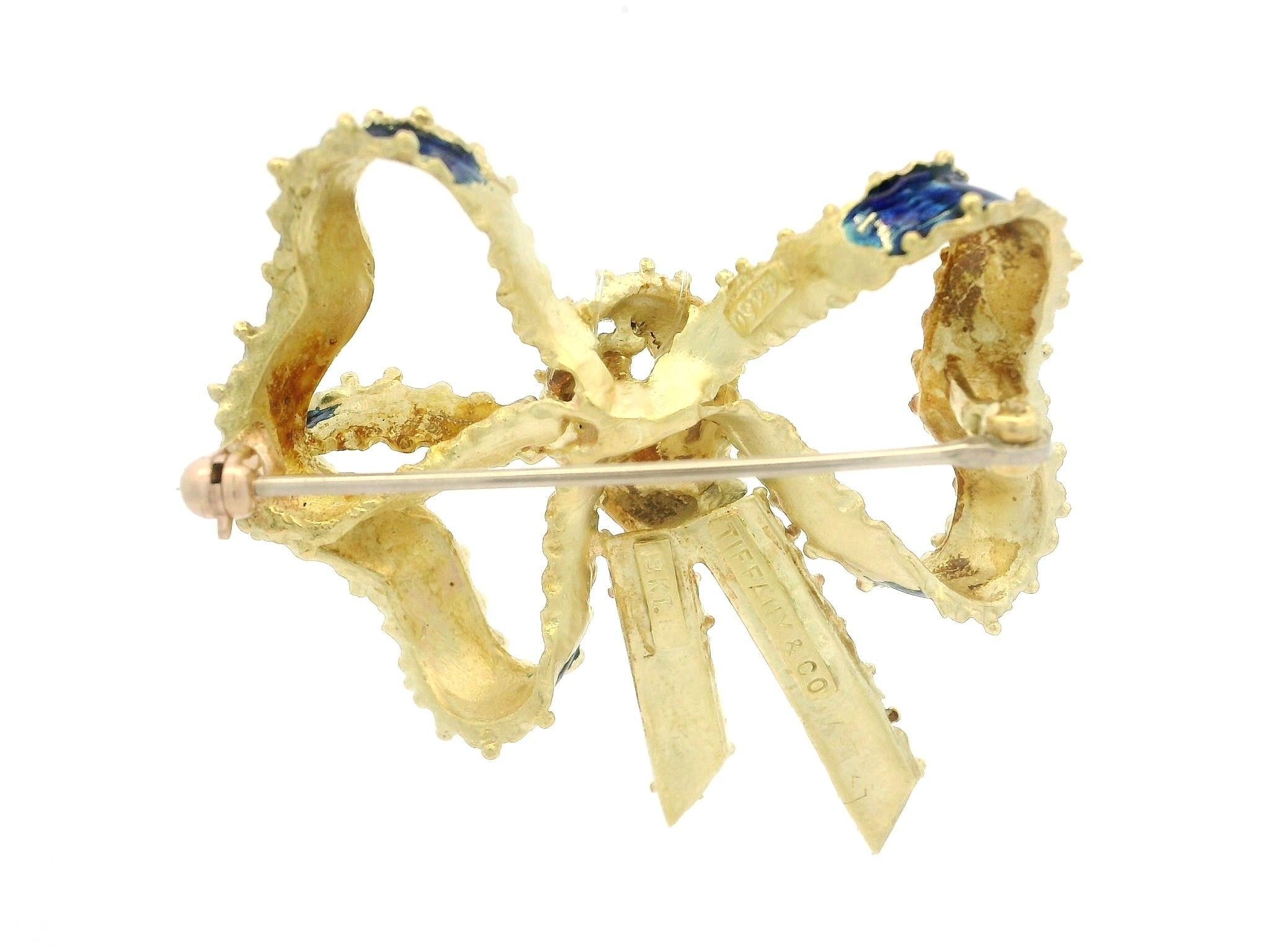 Vintage Tiffany & Co. 18k Gold Blue Enamel Work Textured Ribbon Bow Pin Brooch For Sale 1
