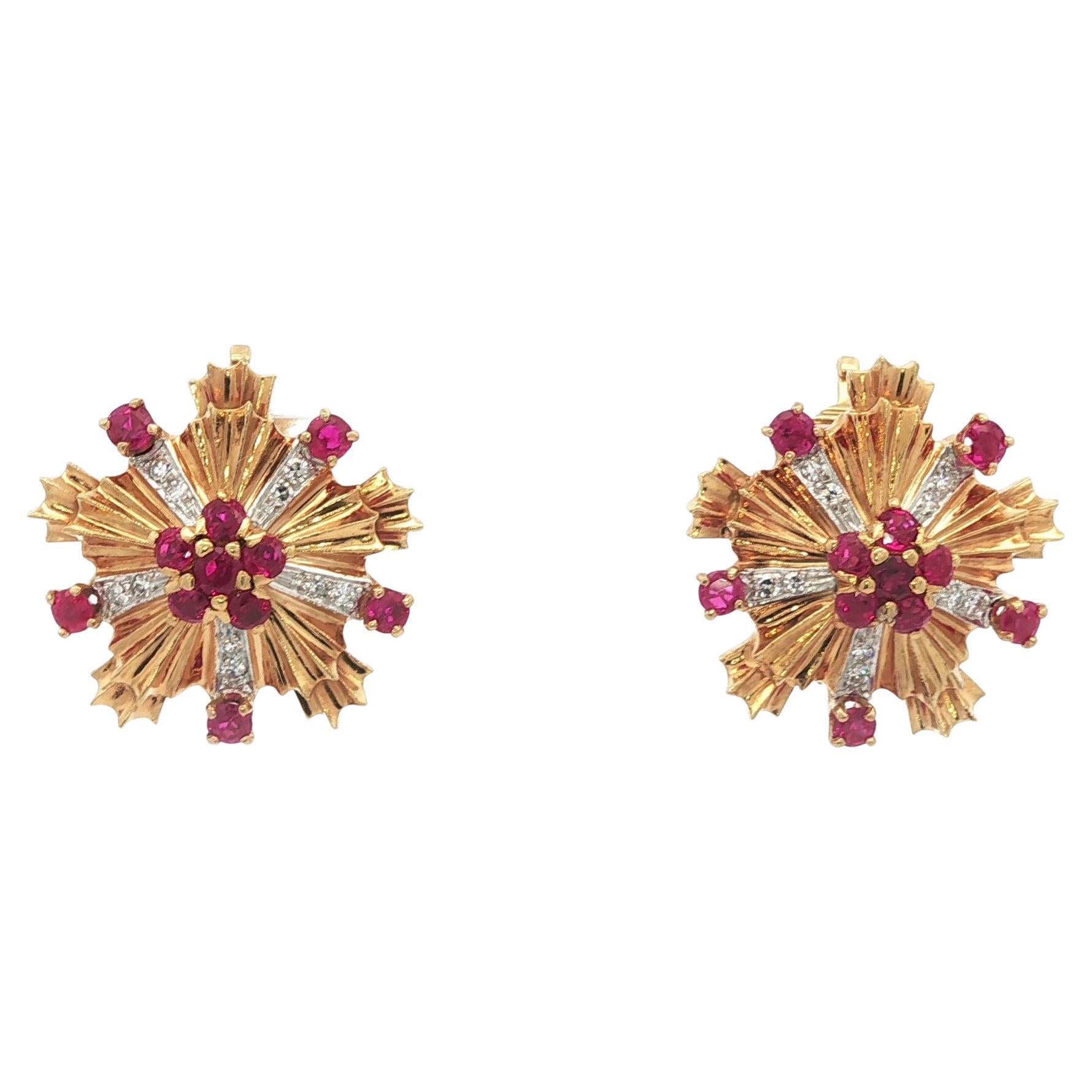 Vintage Tiffany 
Co. Orecchini in oro 18k con diamanti e rubino rosso vivo degli anni 
60
