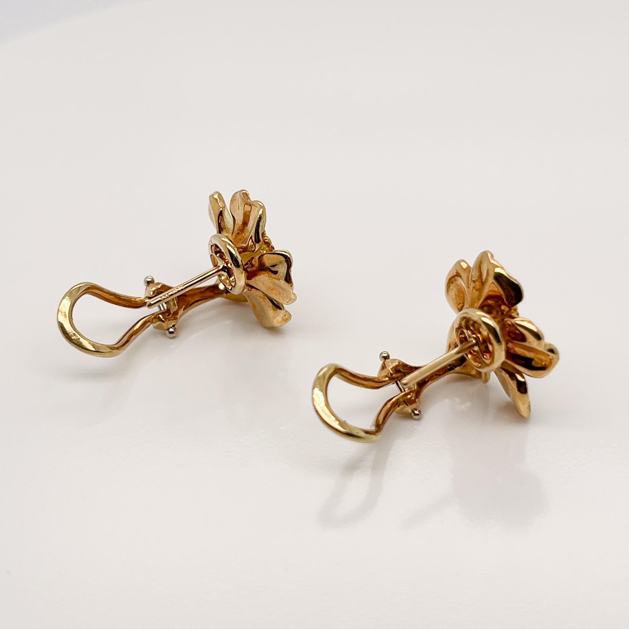 Women's or Men's Vintage Tiffany & Co. 18K Gold Dogwood Flower Earrings
