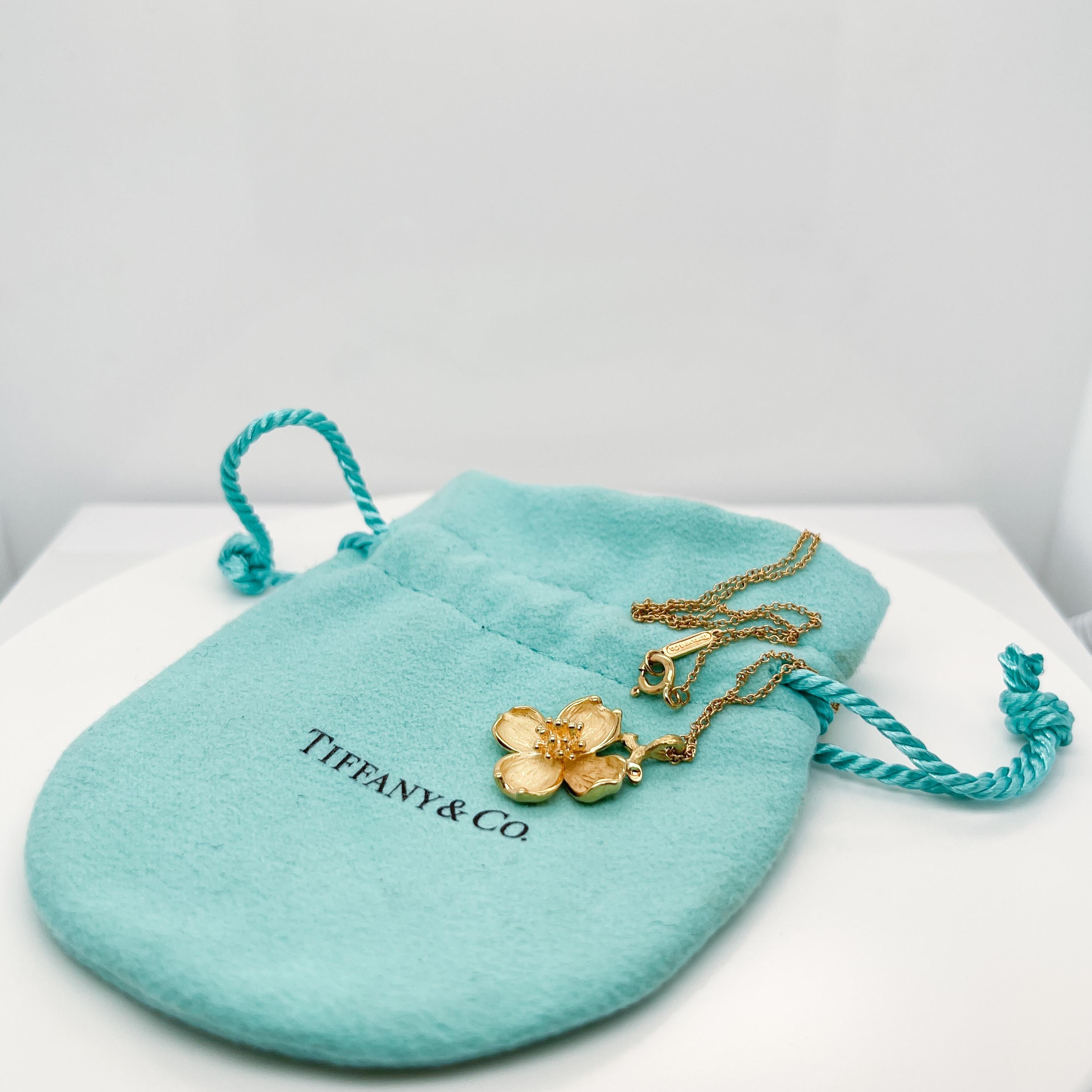 Vintage Tiffany & Co. 18K Gold Dogwood Flower Pendant Necklace with Gold Chain 2
