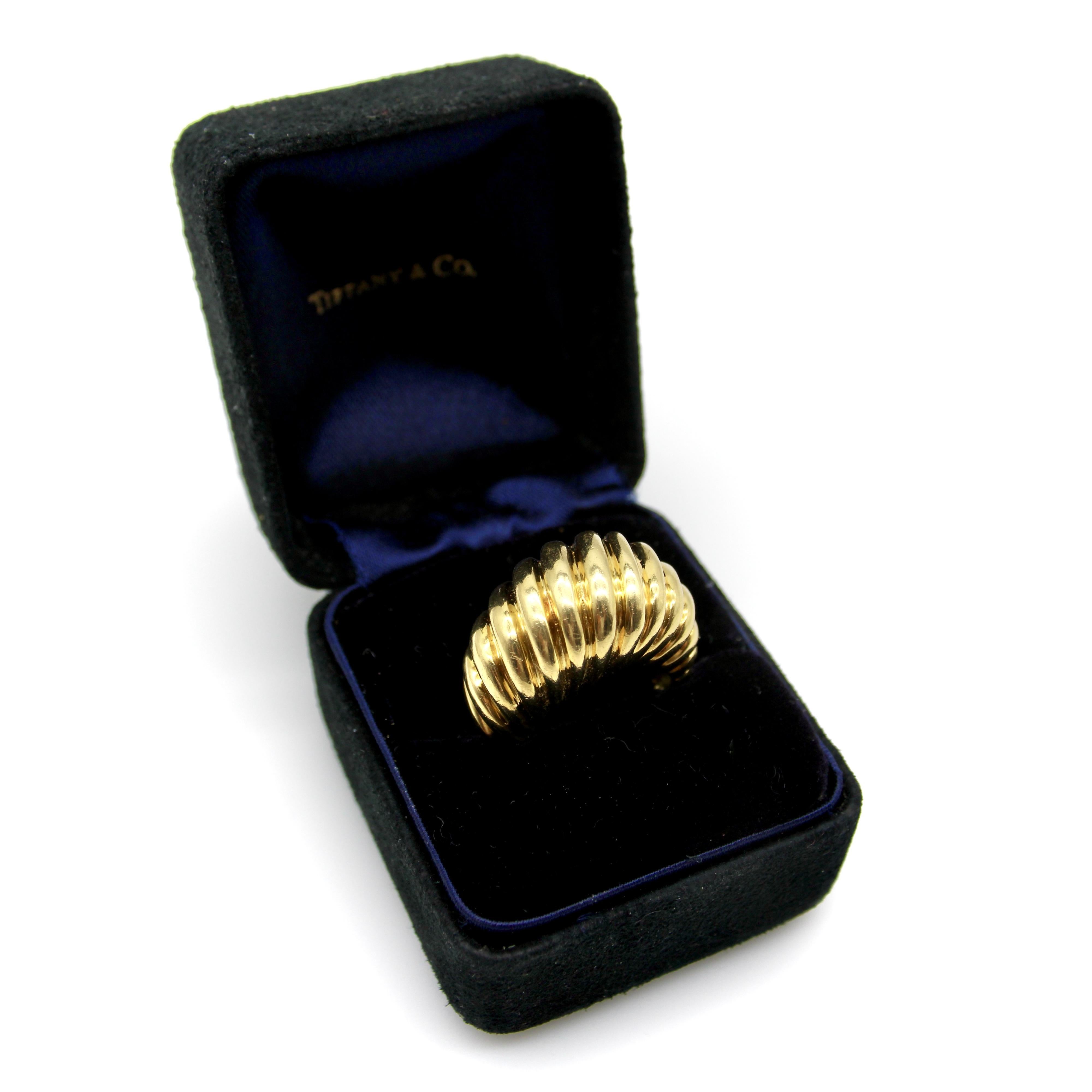 Vintage Tiffany & Co. 18K Gold Fluted Dome Ring For Sale 5