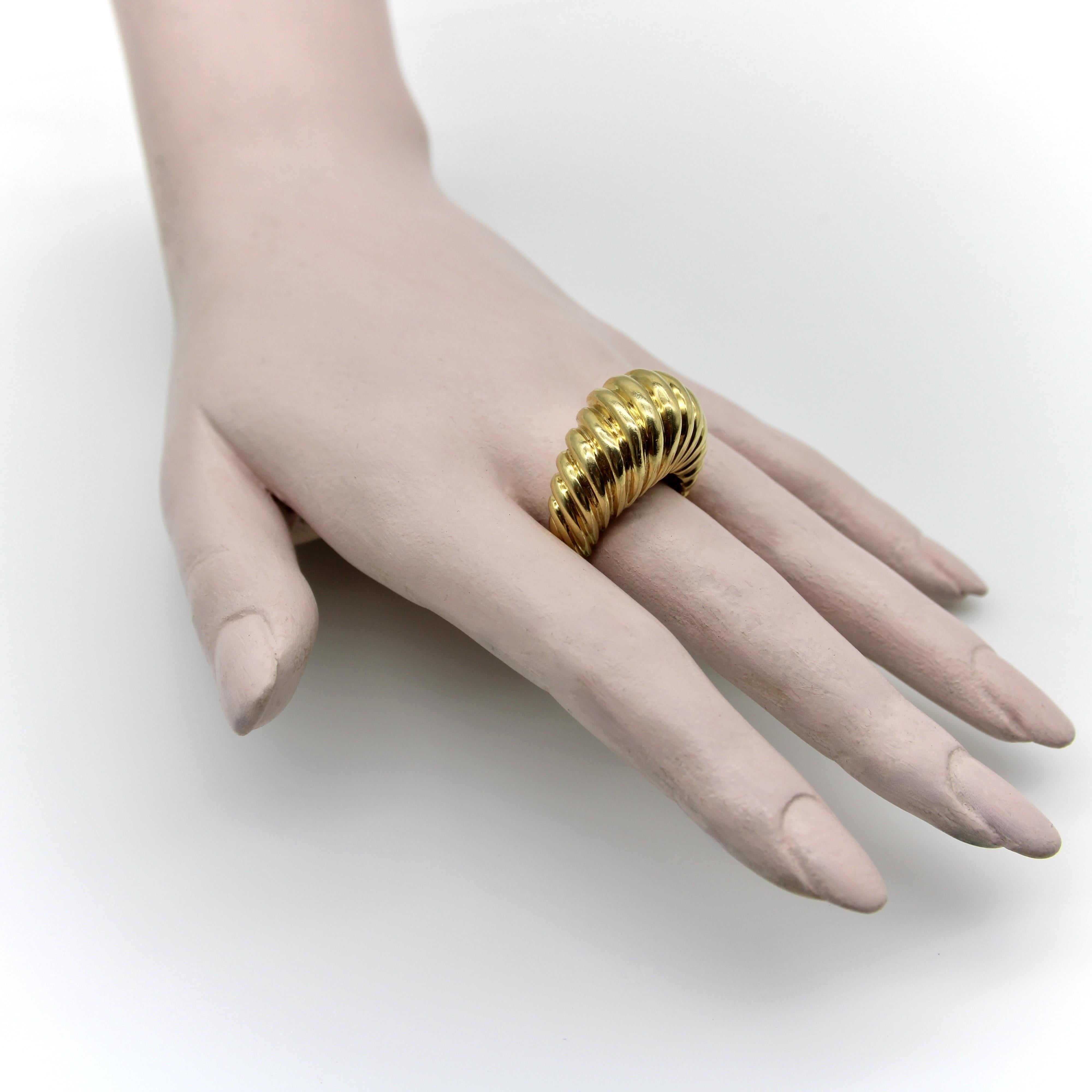 Vintage Tiffany & Co. 18K Gold Fluted Dome Ring For Sale 6