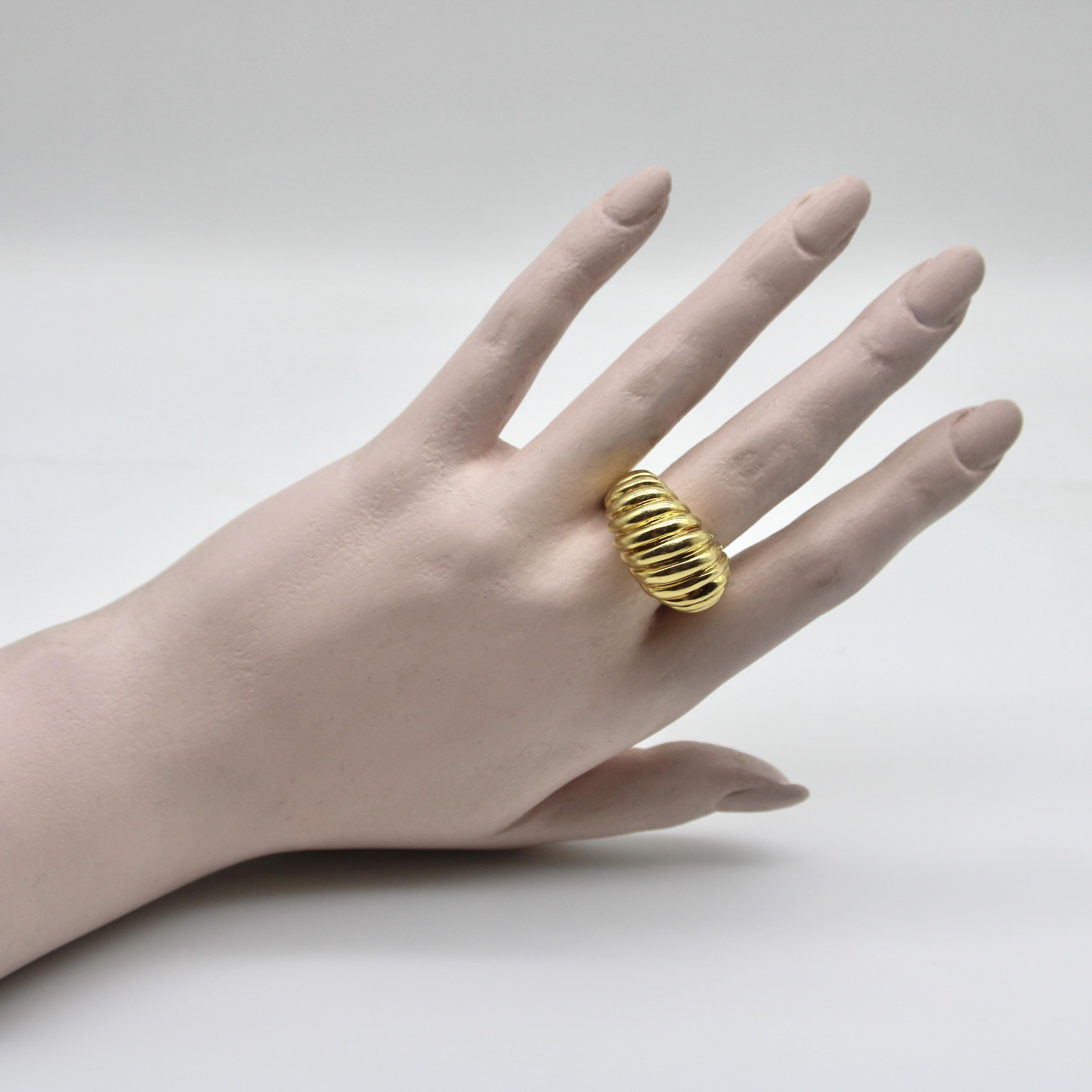 Vintage Tiffany & Co. 18K Gold Fluted Dome Ring For Sale 7