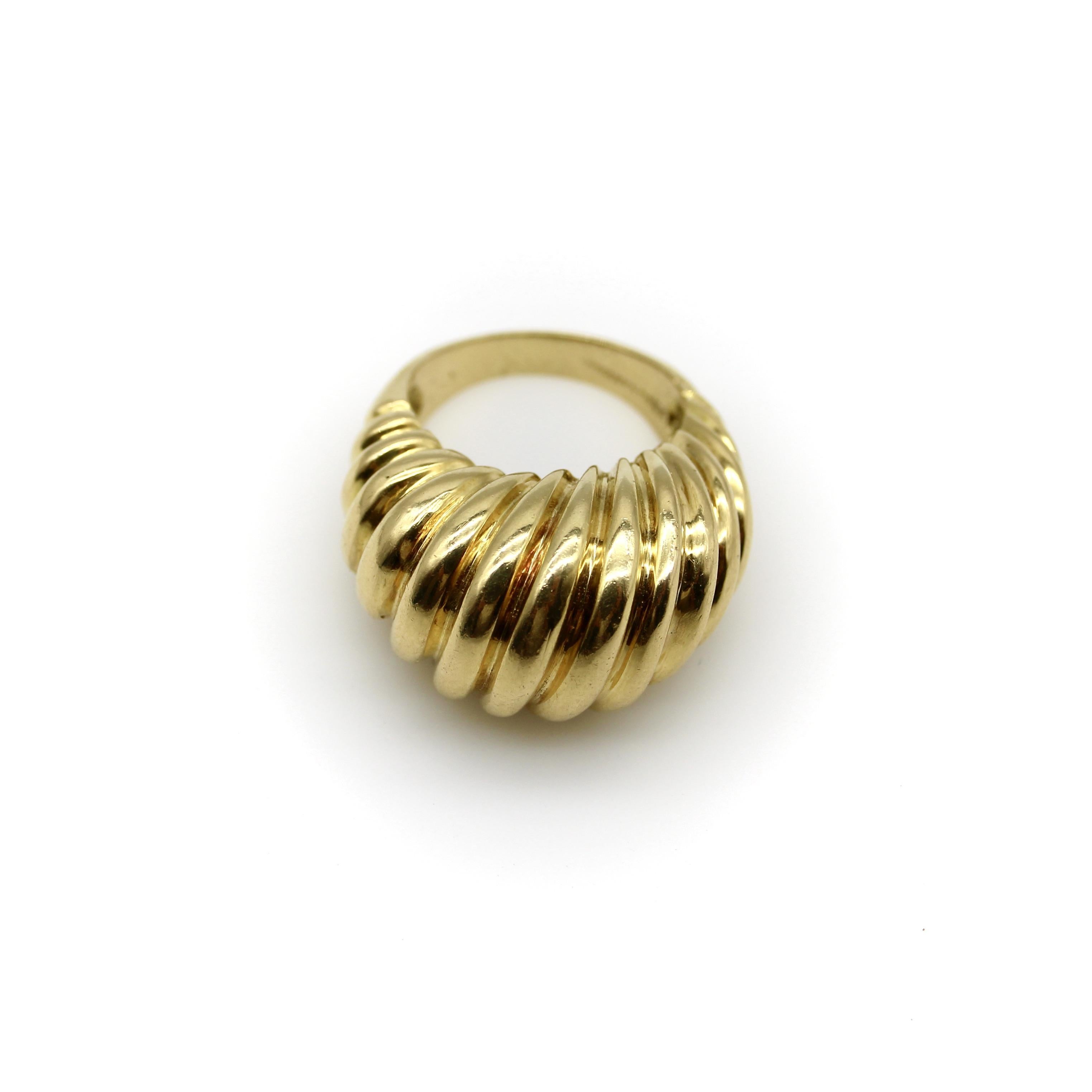 Modern Vintage Tiffany & Co. 18K Gold Fluted Dome Ring For Sale