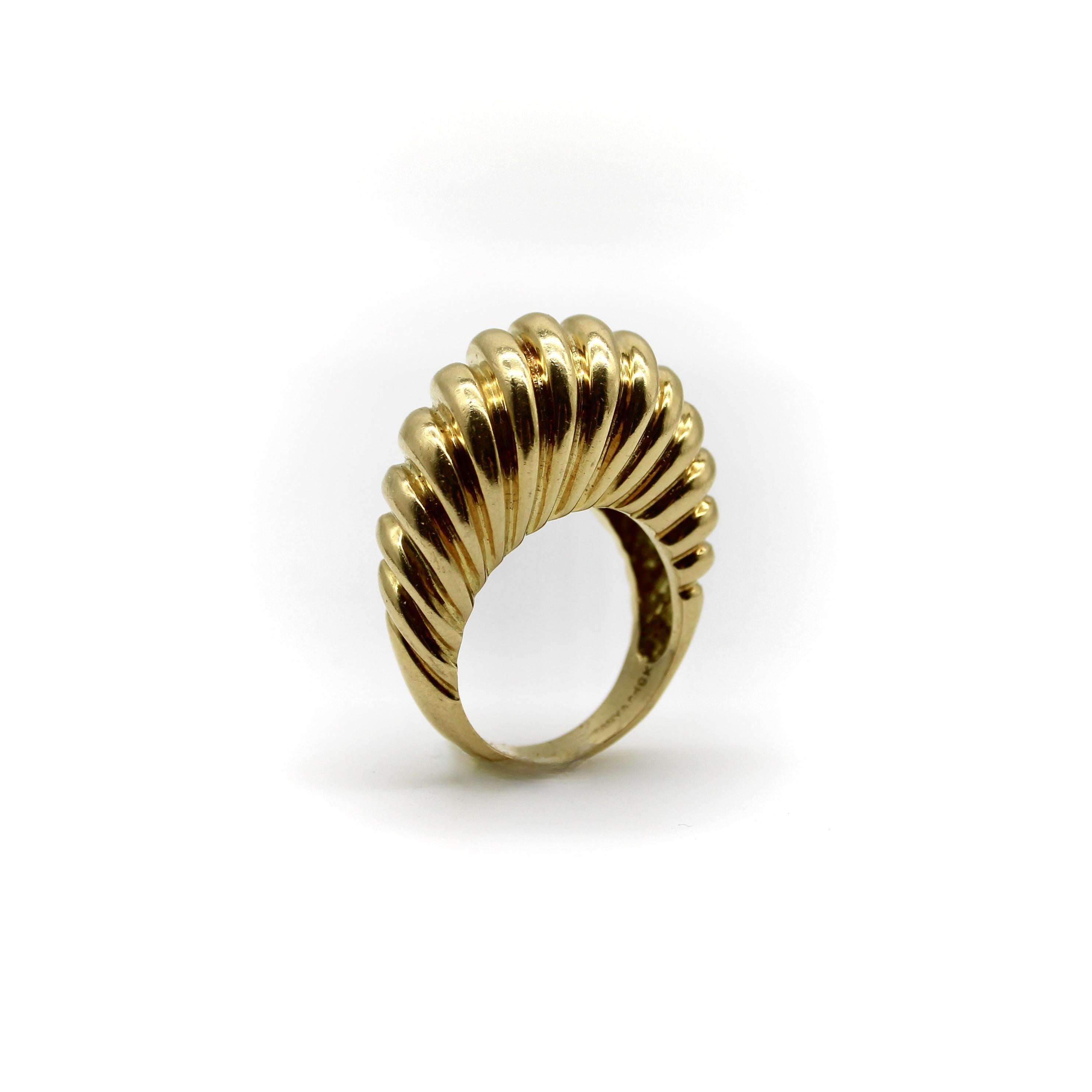 Vintage Tiffany & Co. 18K Gold Fluted Dome Ring For Sale 2