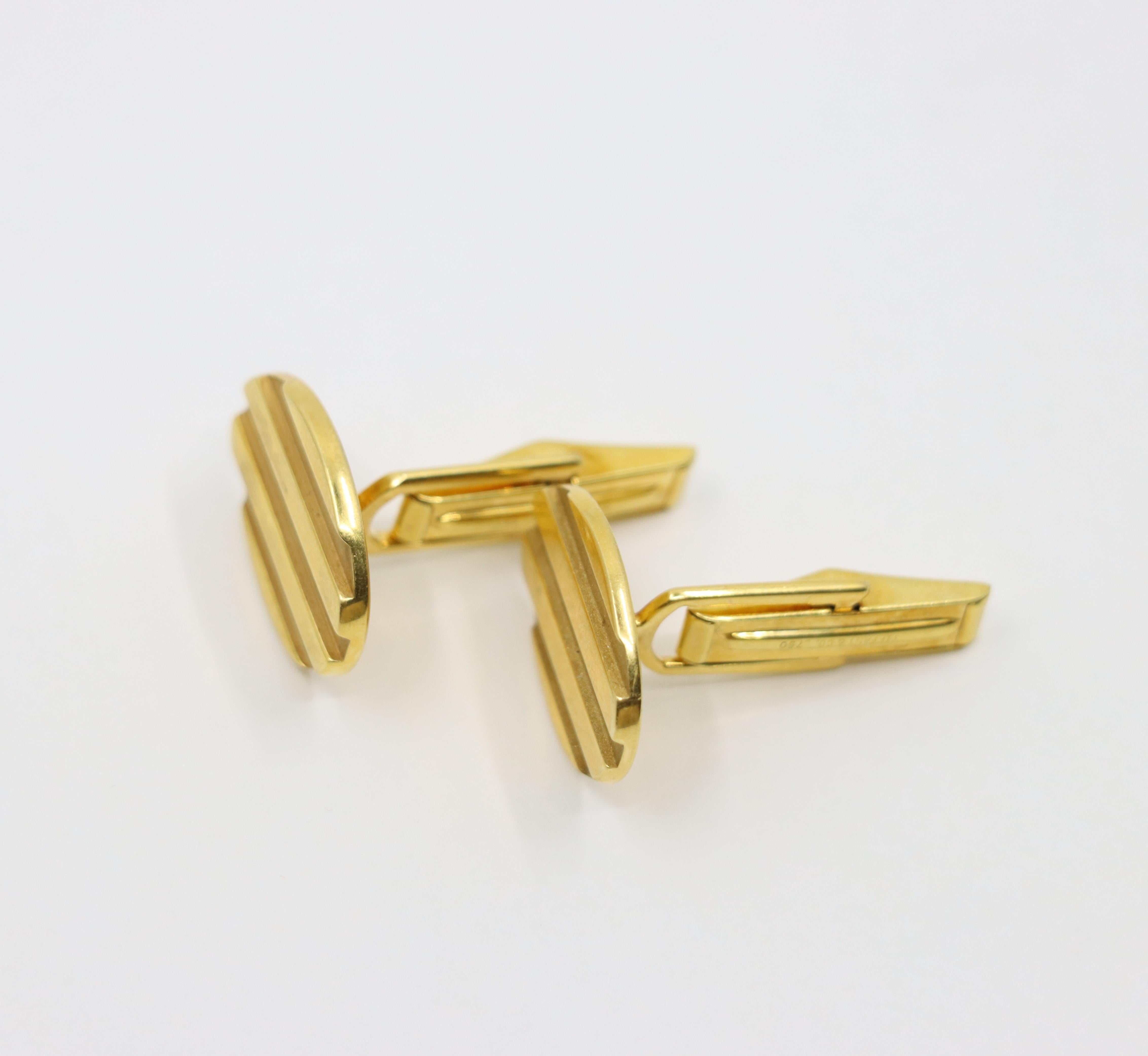 Vintage Tiffany & Co. 18K Gold Oval Textured Cufflink For Sale 6