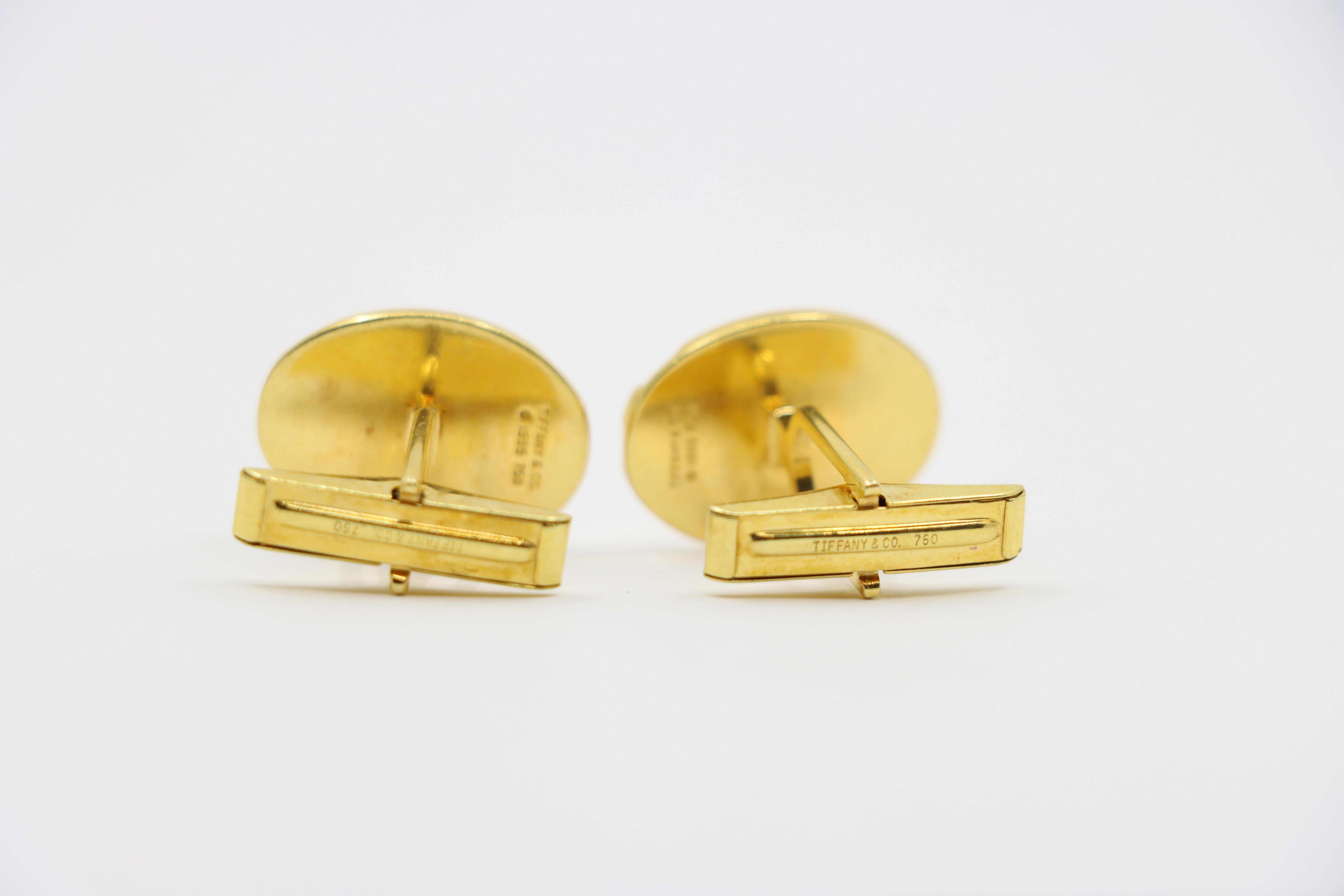 Vintage Tiffany & Co. 18K Gold Oval Textured Cufflink For Sale 4