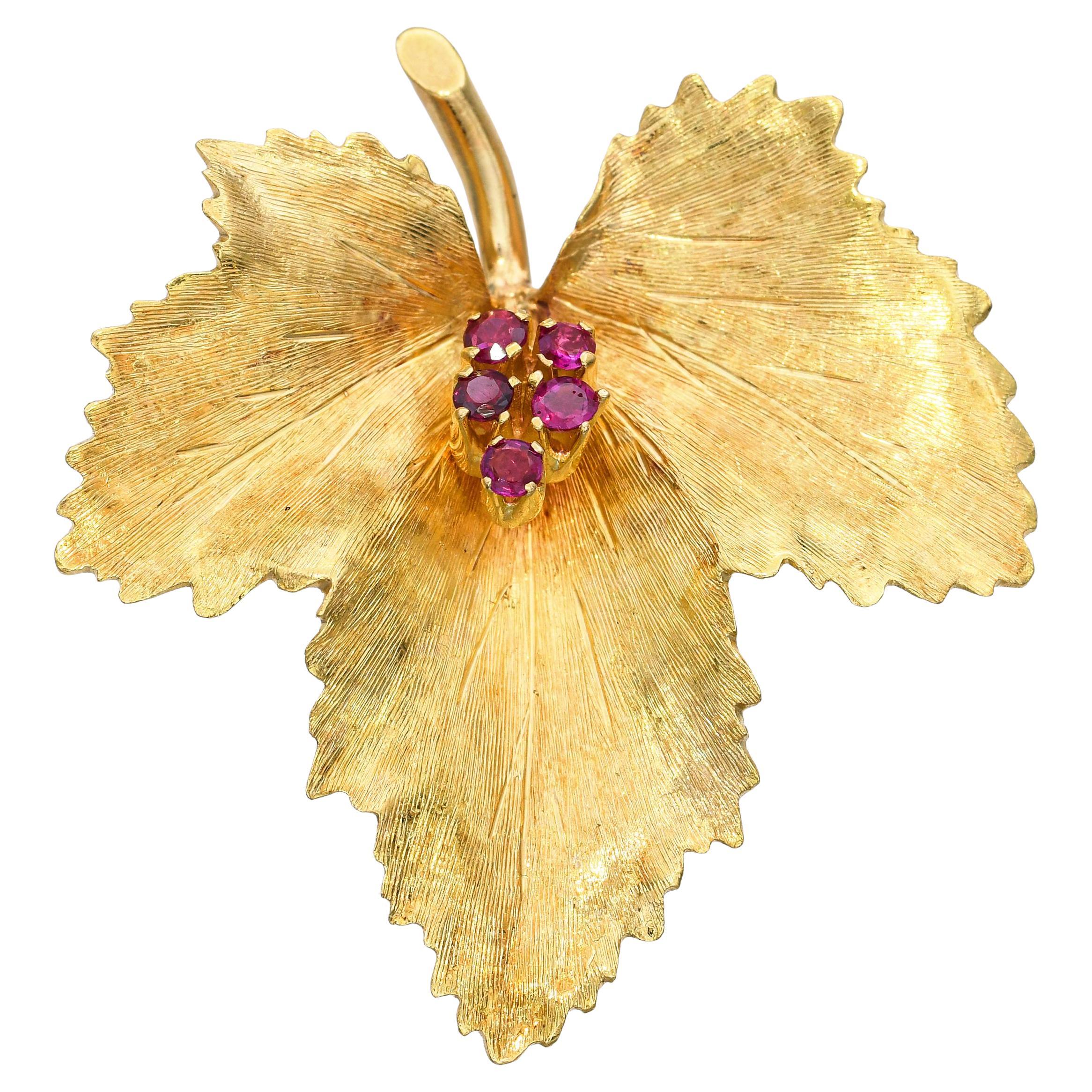 Vintage Tiffany & Co. 18k Gold Ruby Maple Leaf Brosche