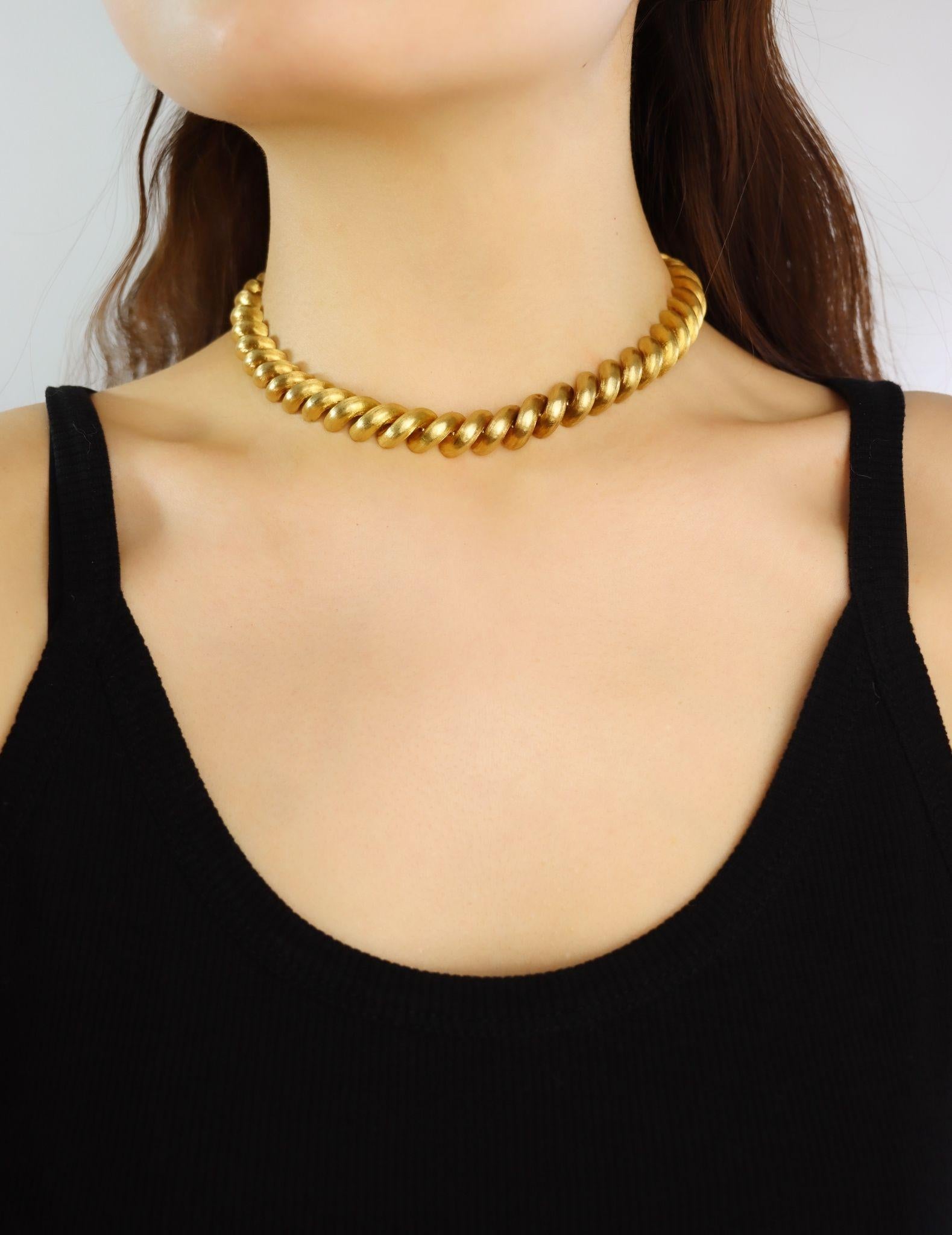 Vintage Tiffany & Co. Collana a catena San Marco in oro 18 carati 

Contrassegnato:
TIFFANY & CO. 
ITALIA
18K

Dimensioni approssimative:
37,5 cm (lunghezza) 
1,1 cm (larghezza)
77,5 grammi di peso.
