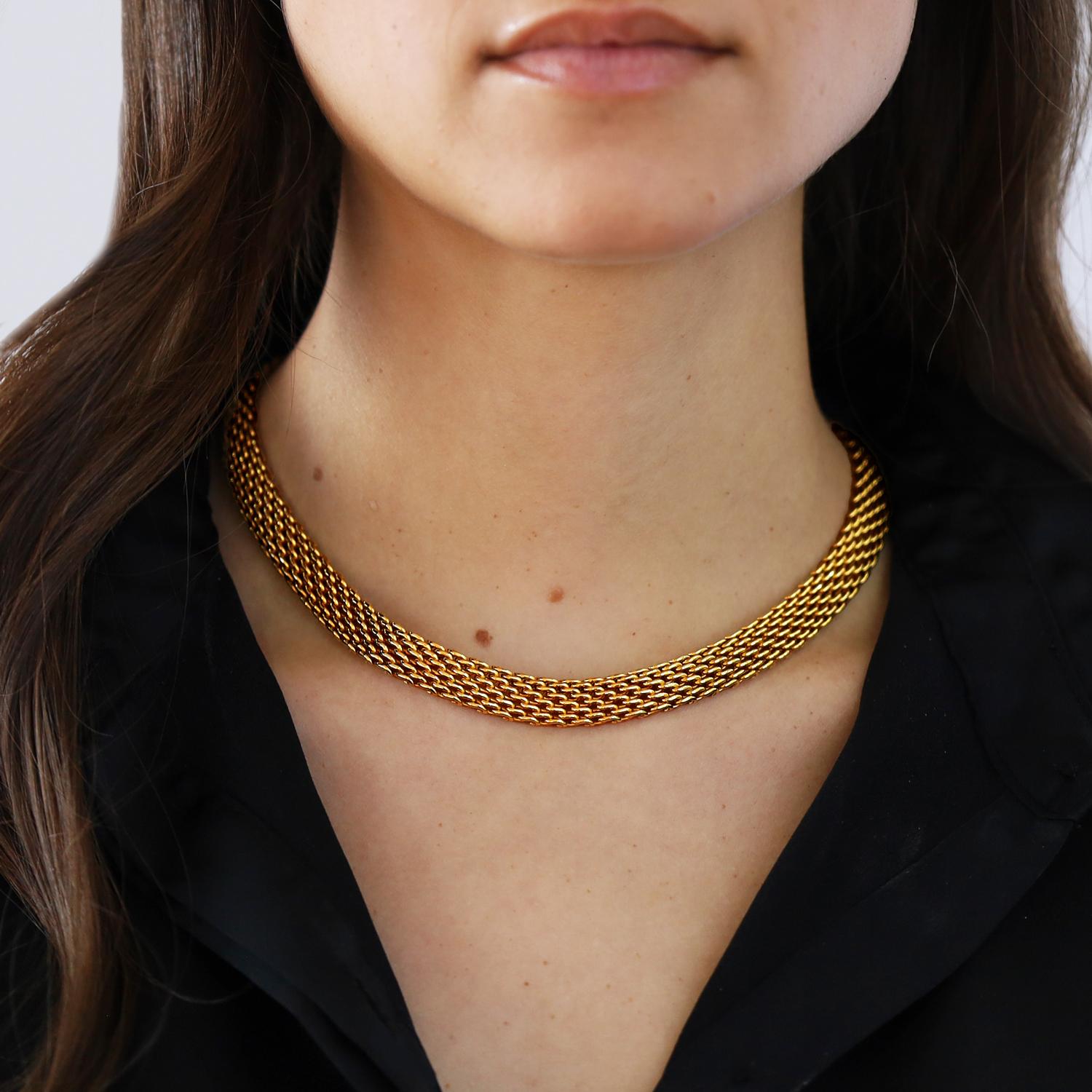 Contemporary Vintage Tiffany & Co 18k Gold Somerset Mesh Necklace For Sale