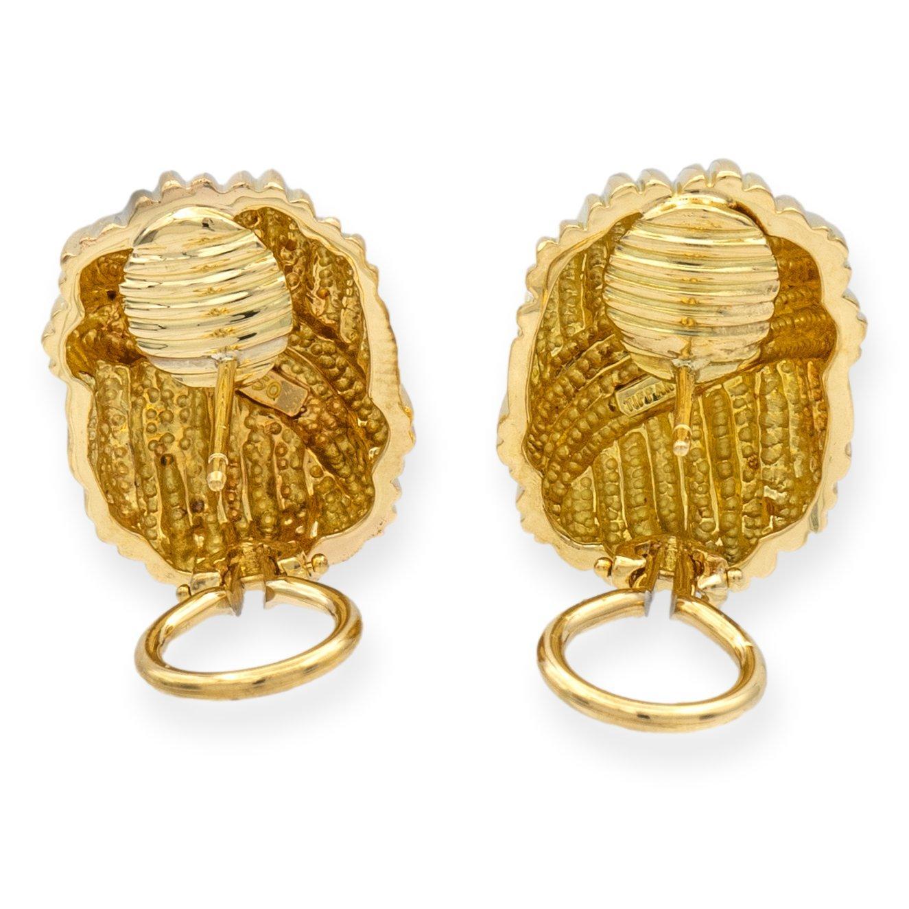 Vintage Tiffany & Co 18K Yellow Gold Clip Earrings In Excellent Condition For Sale In New York, NY