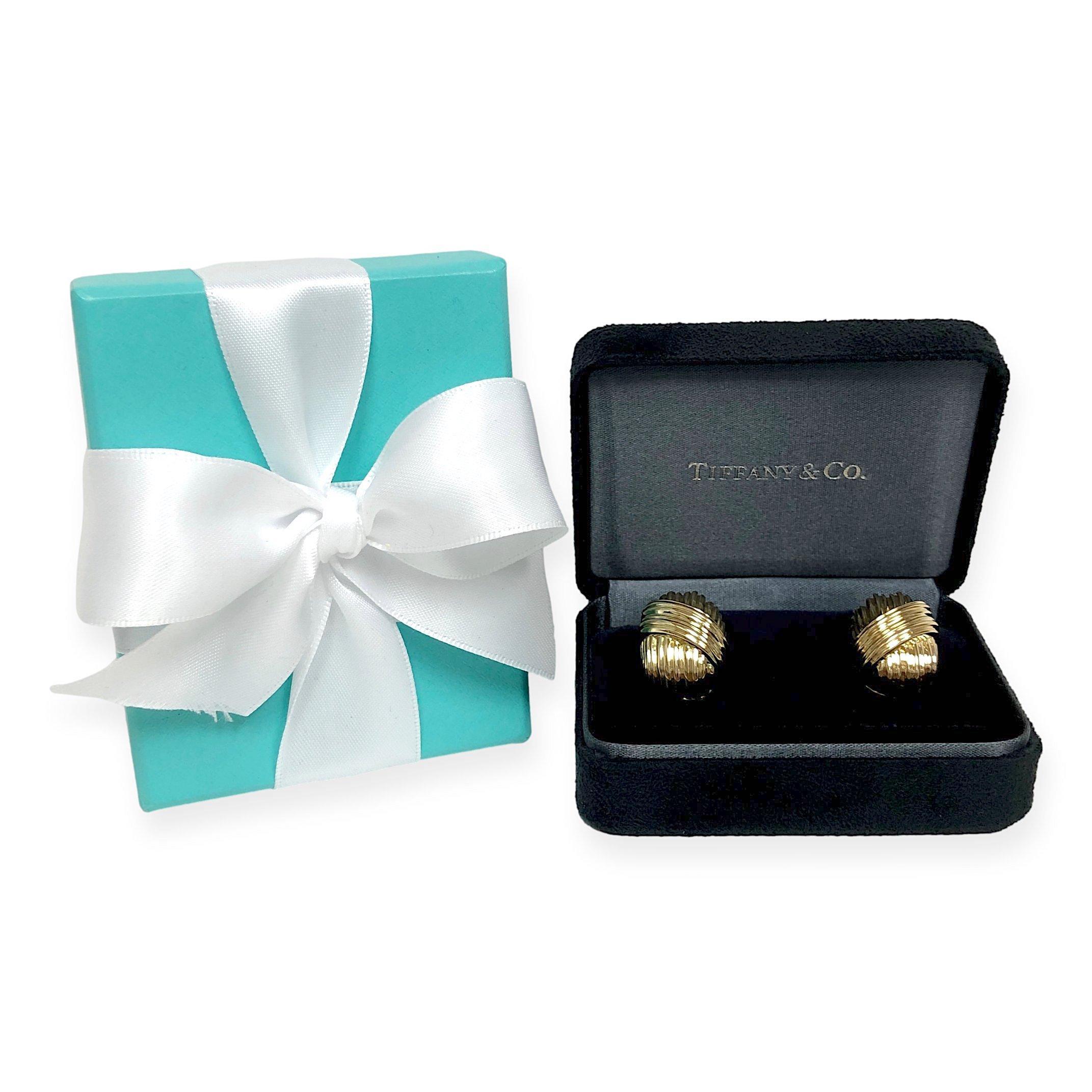 Vintage Tiffany & Co 18K Yellow Gold Clip Earrings In Excellent Condition For Sale In New York, NY