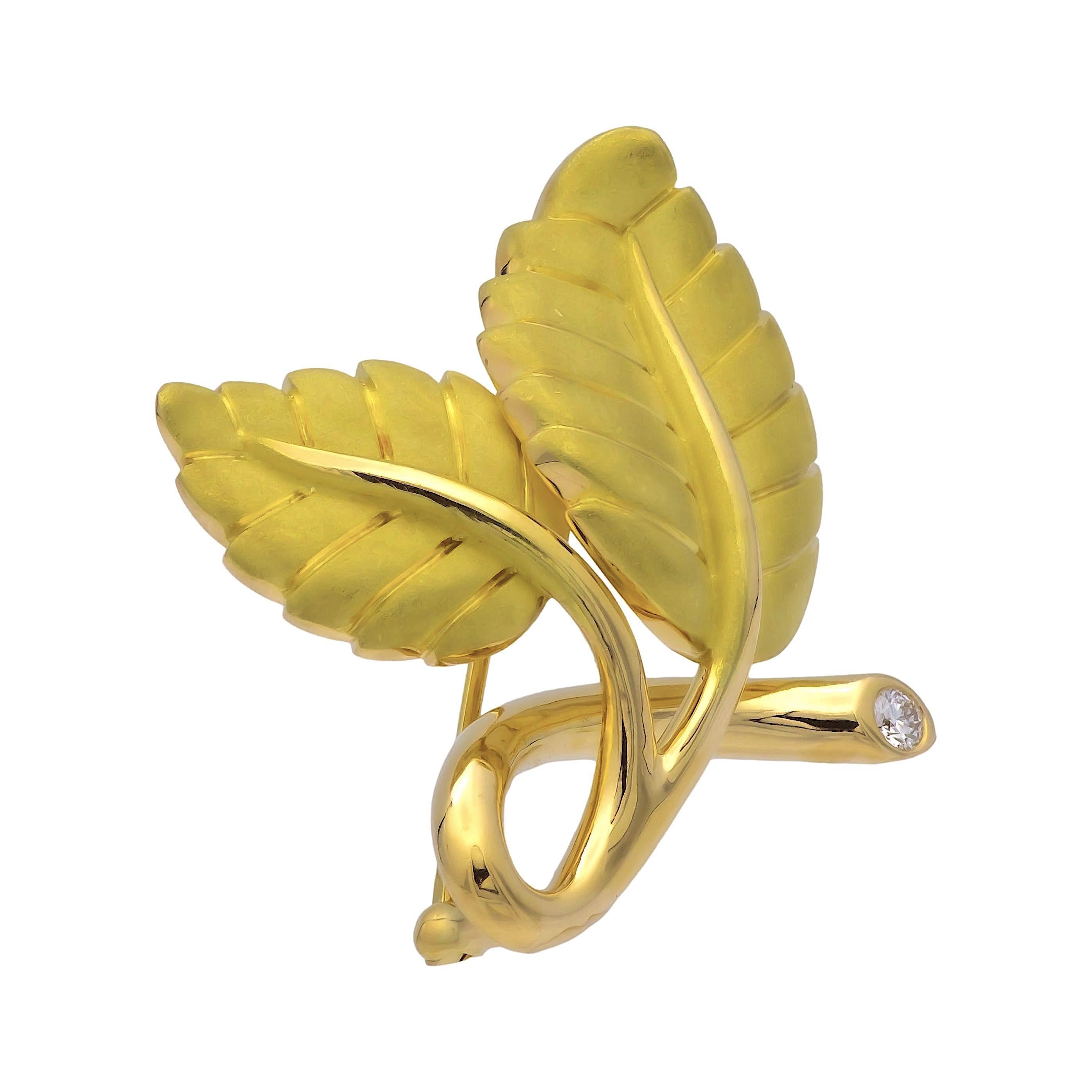 Brilliant Cut Vintage Tiffany & Co. 18K Yellow Gold Diamond Leaf Brooch Pin For Sale