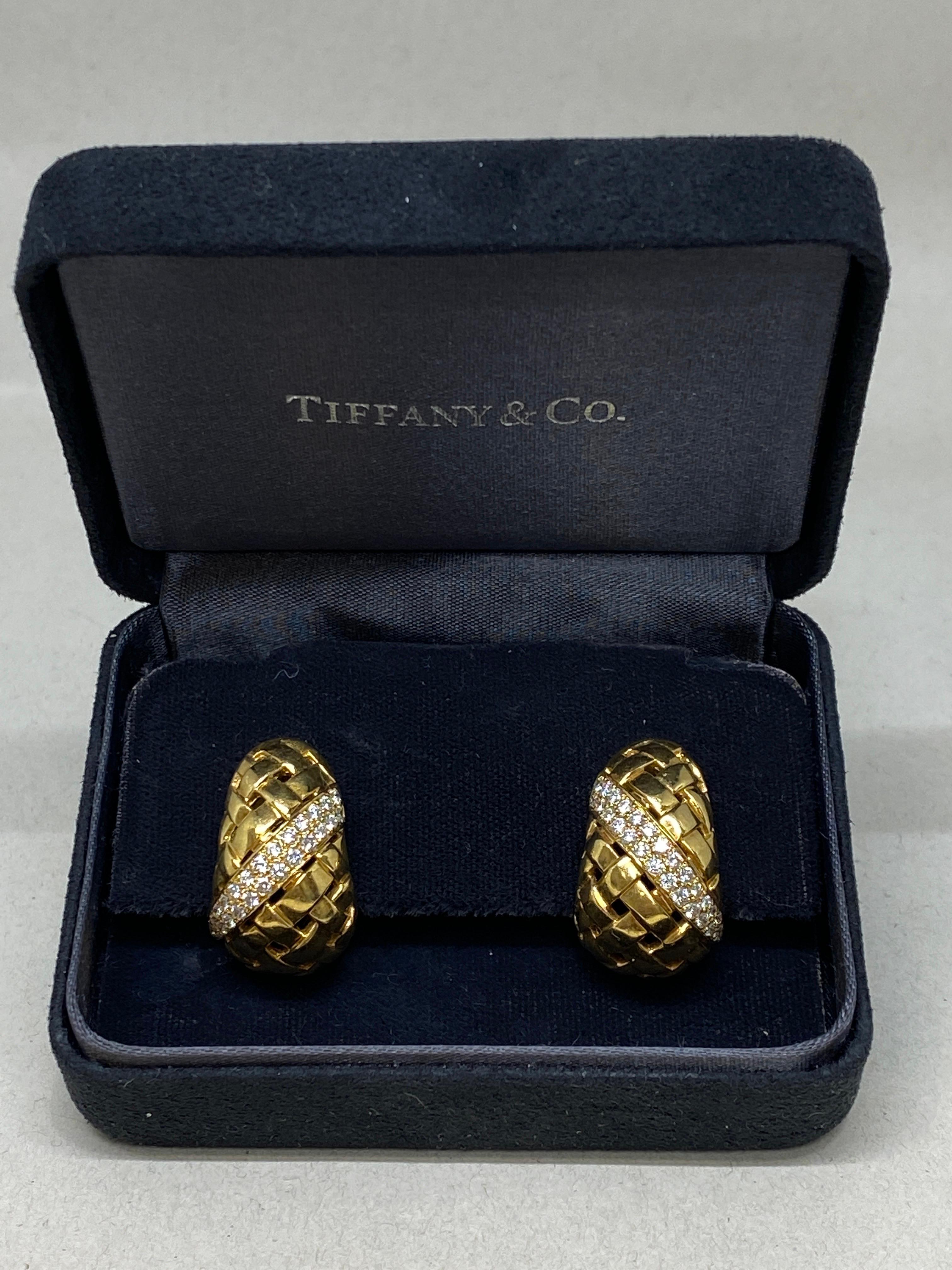 Round Cut Vintage Tiffany & Co 18k Yellow Gold & Diamond Vannerie Basketweave Earrings For Sale