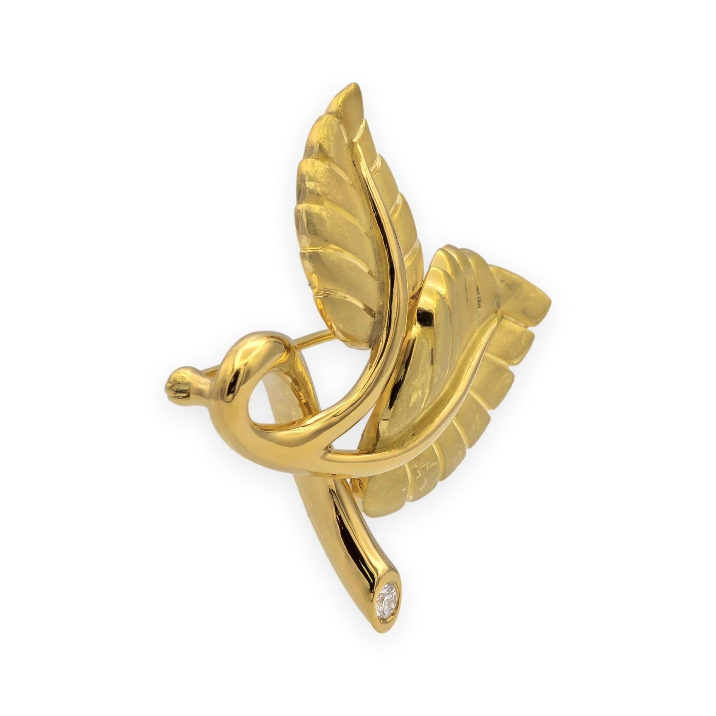 Vintage Tiffany & Co. Broche à double feuille en or jaune 18K avec accents de diamants en vente 1