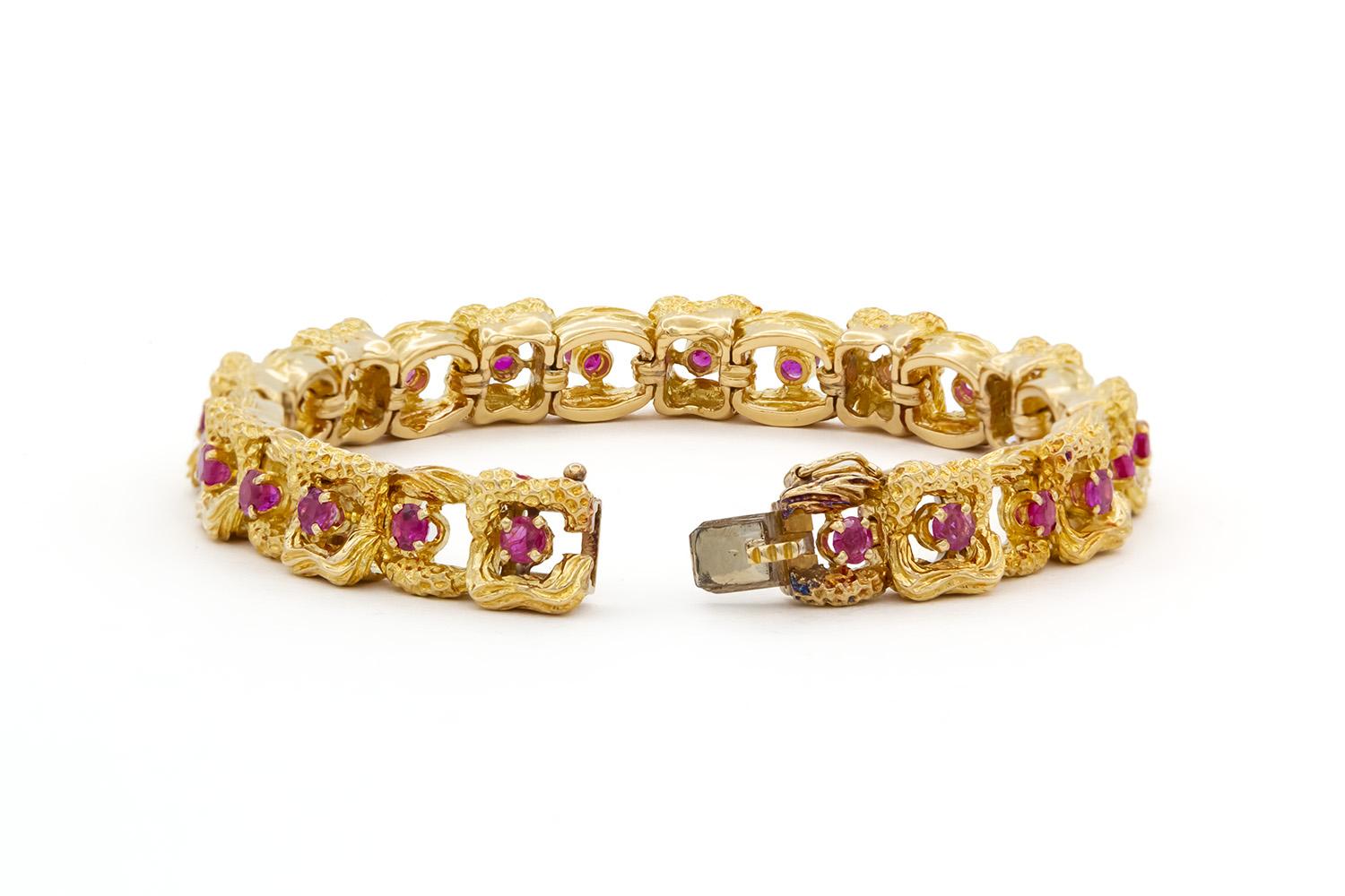 Round Cut Vintage Tiffany & Co. 18k Yellow Gold & Ruby Link Bracelet