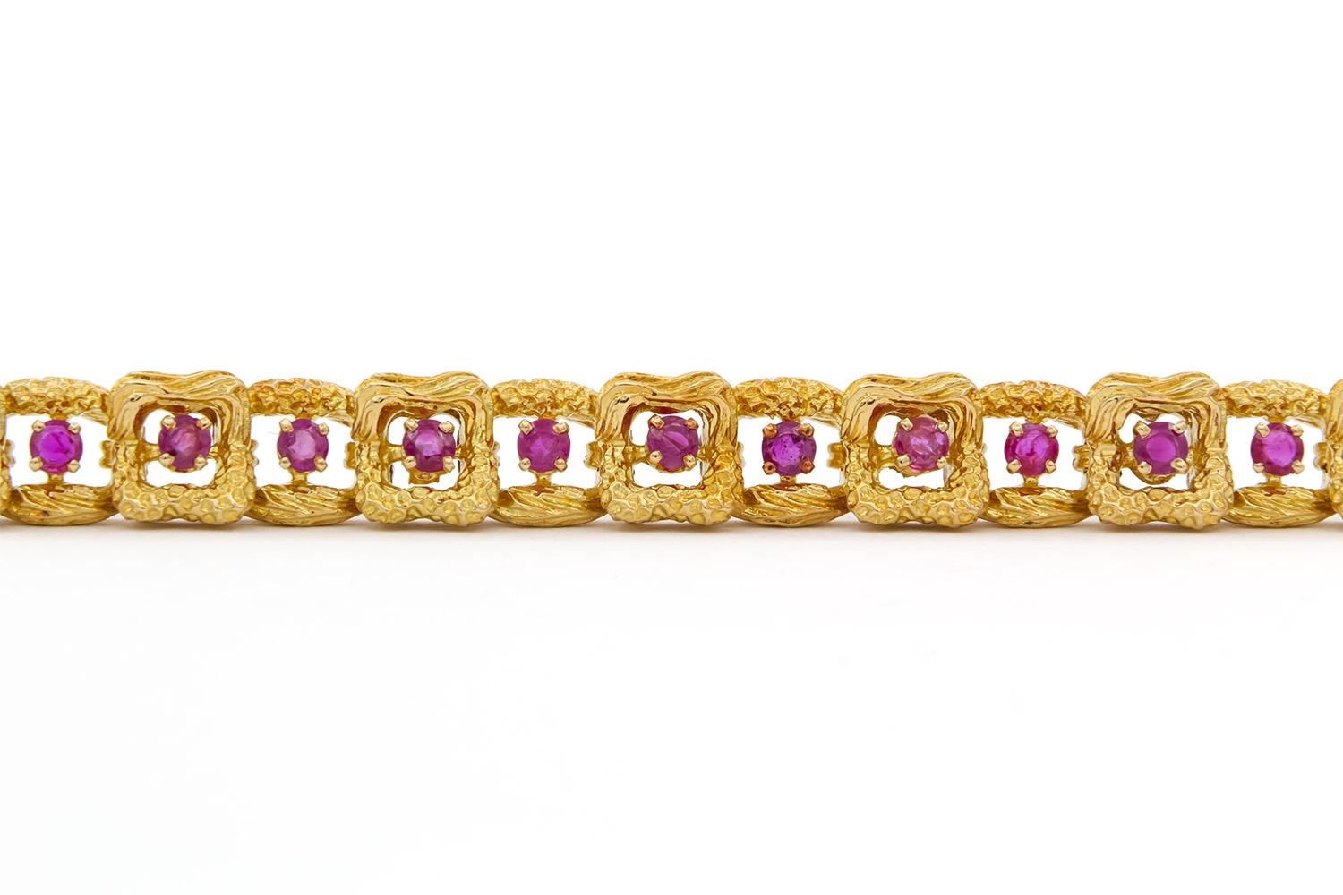 Vintage Tiffany & Co. 18k Yellow Gold & Ruby Link Bracelet In Excellent Condition In Tustin, CA