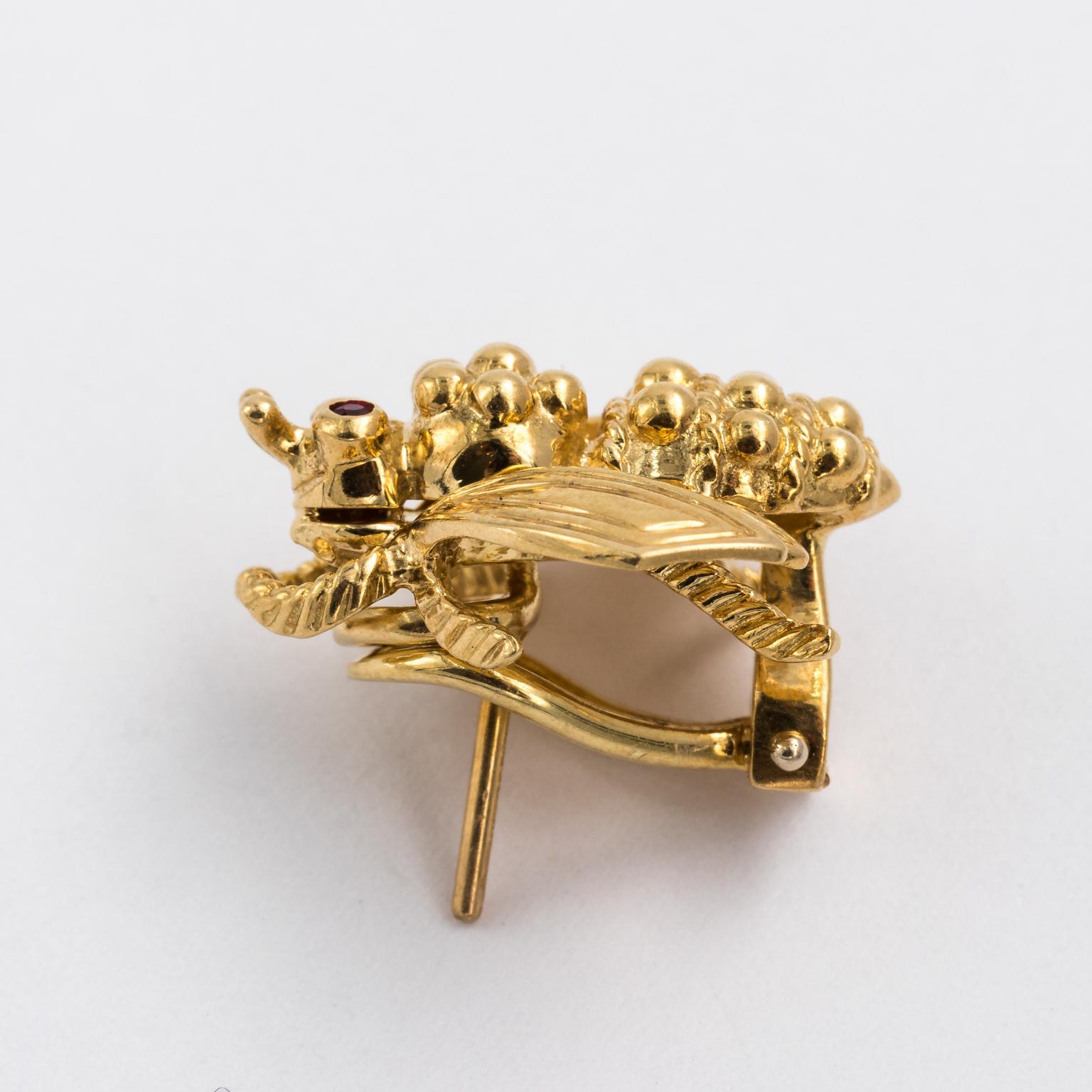 Women's Vintage Tiffany & Co. 18 Karat Gold Sculptural Bee Earrings with Ruby Eyes