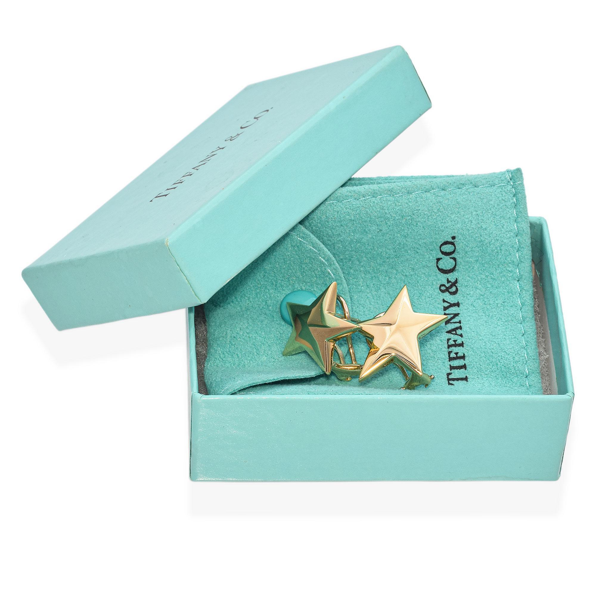 Weight: 11.2 Grams
Measurements: 22 x 23.5 x 4.4 mm
Hallmark: ©1983 TIFFANY & CO. 18K

Note: Original Box and Pouch

ITEM #: BR-1476-121224-20