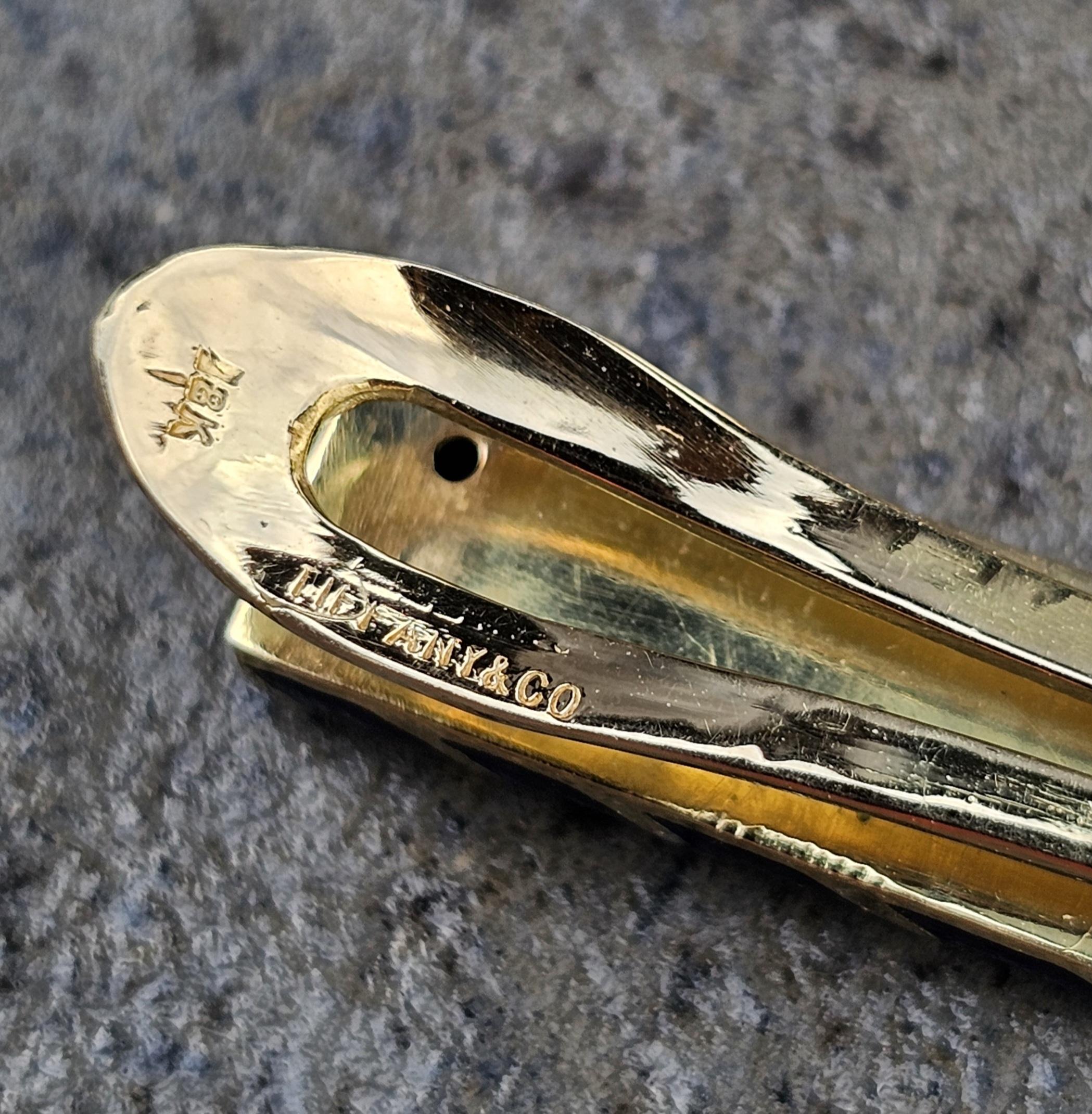 Vintage Tiffany & Co. 18k Yellow Gold Bar Cravatta Strisce di smalto blu 9,9g 1,75