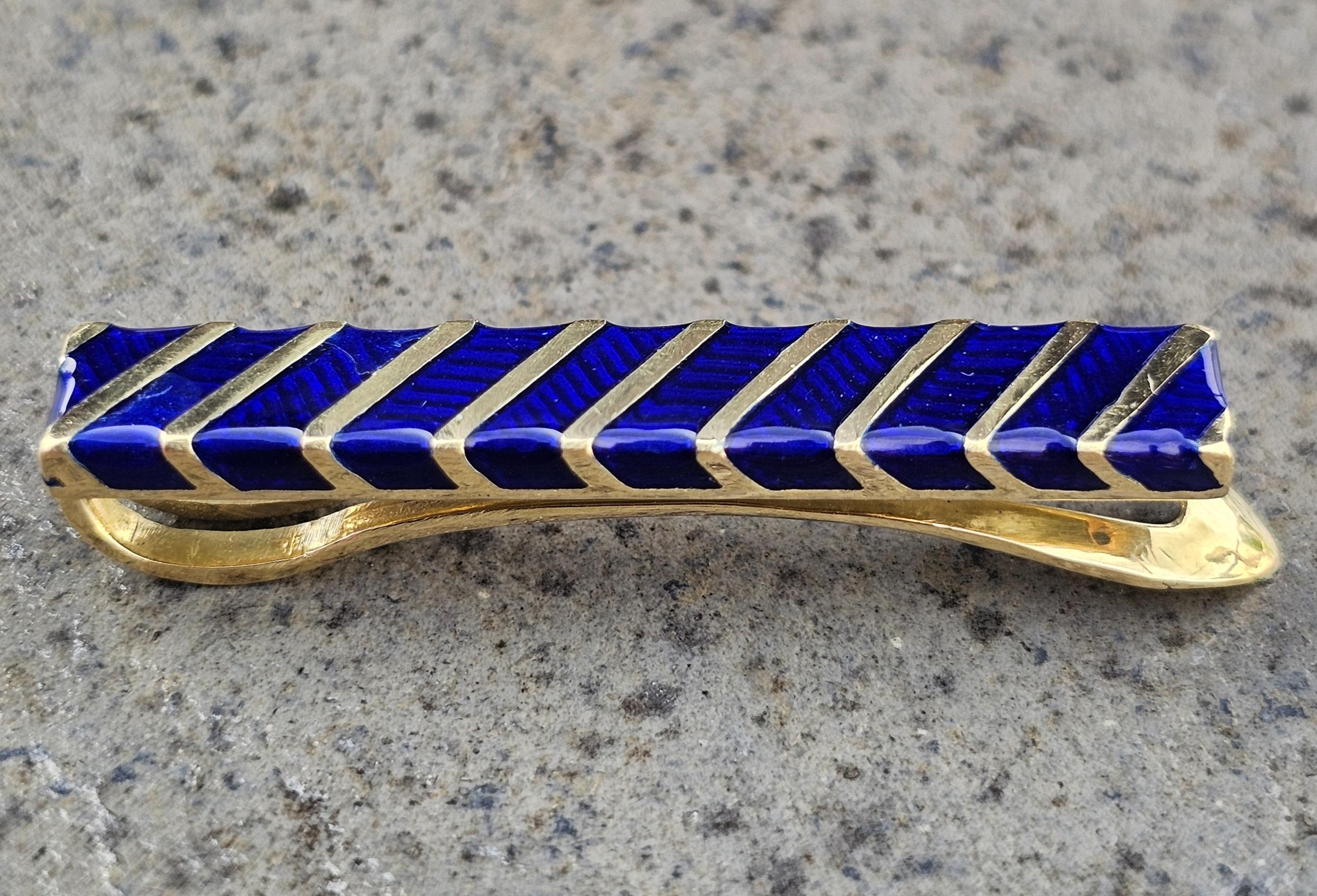 Vintage Tiffany & Co. 18k Yellow Gold Bar Cravatta Strisce di smalto blu 9,9g 1,75