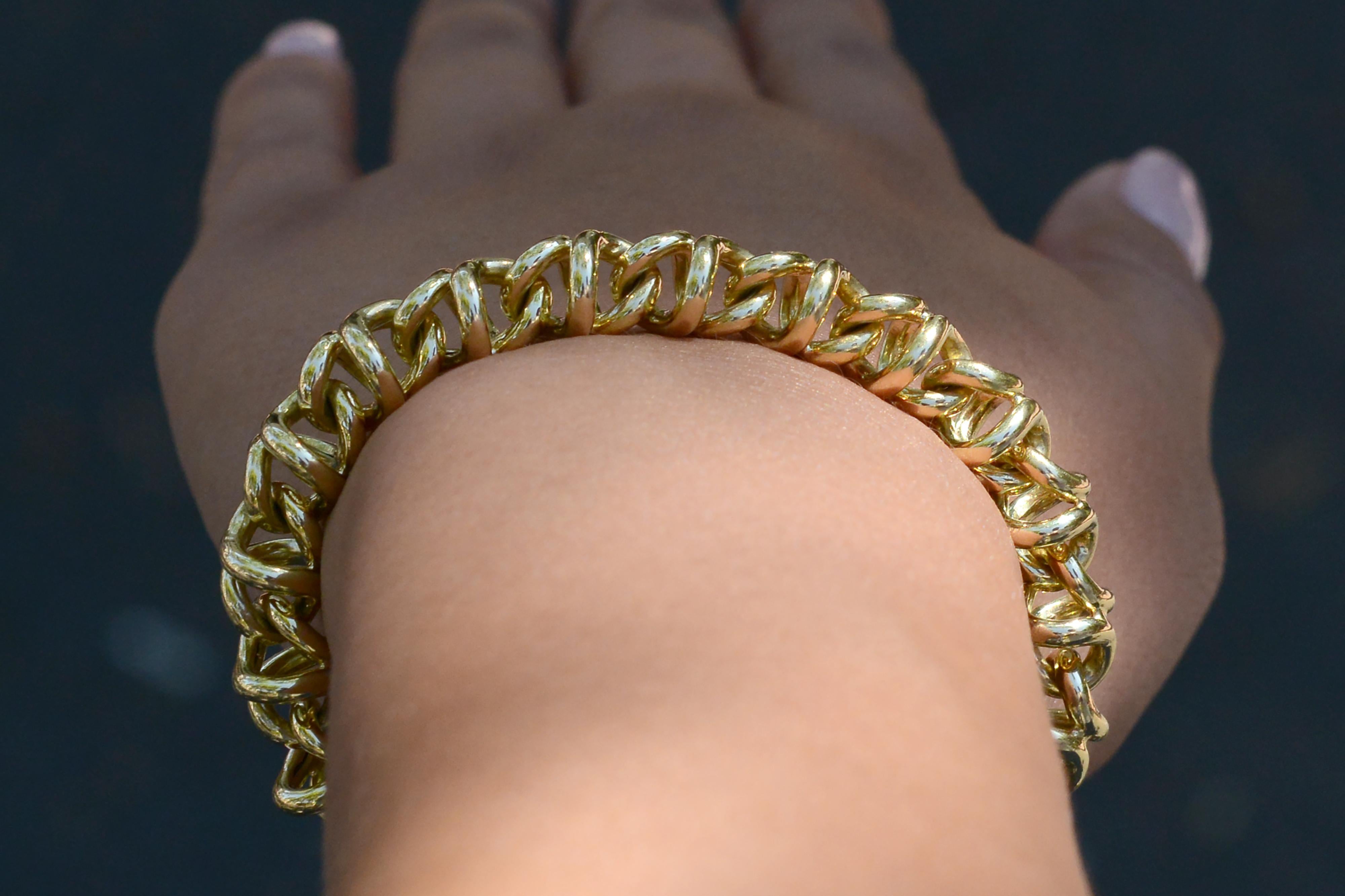 Vintage Tiffany & Co 18K Yellow Gold Woven Link Bracelet In Good Condition For Sale In Santa Barbara, CA