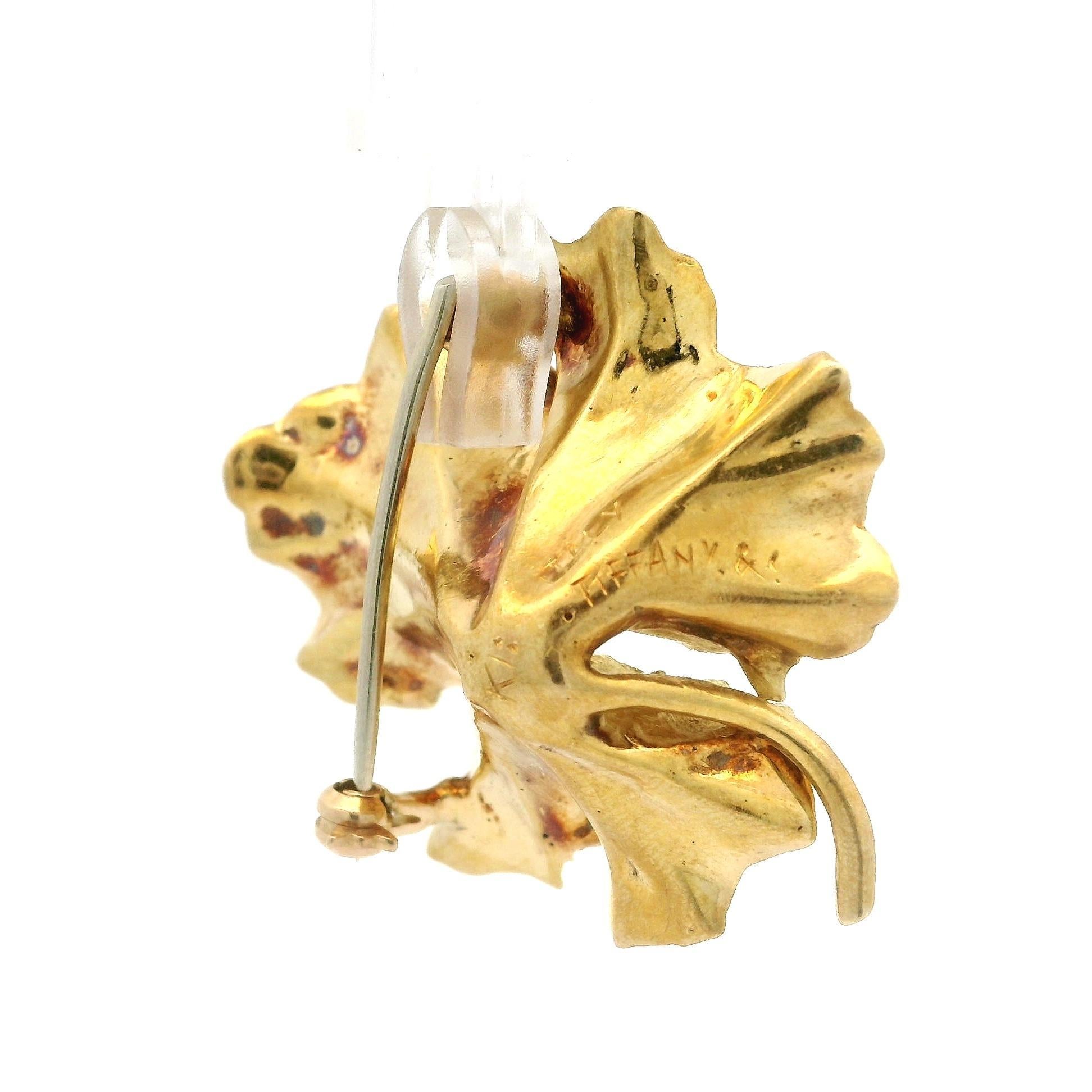 Vintage Tiffany & Co. 1950-1960's 18k Yellow Gold Textured Leaf Pin Brooch In Excellent Condition For Sale In Montclair, NJ