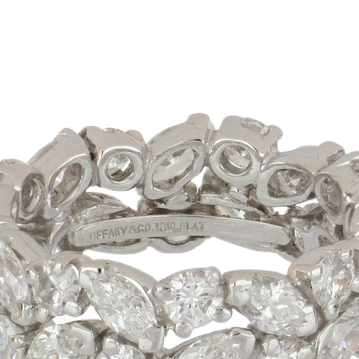 Taille Marquise Tiffany & Co., années 1970 Bracelet d'éternité en platine et diamants en vente