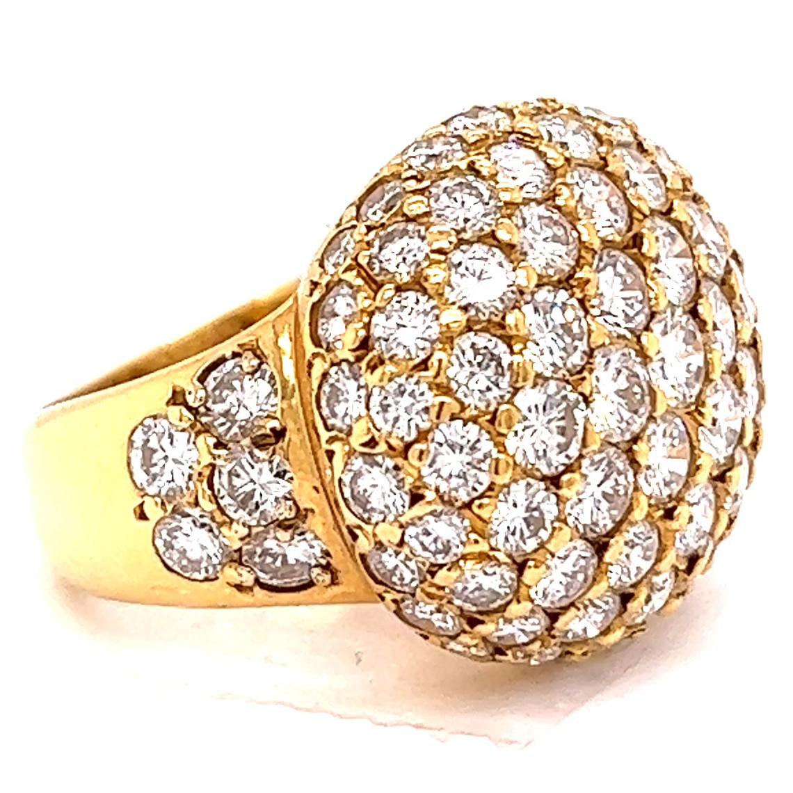 Vintage Tiffany & Co. 4.80 Carats Diamonds 18 Karat Gold Bombe Ring In Excellent Condition In Beverly Hills, CA