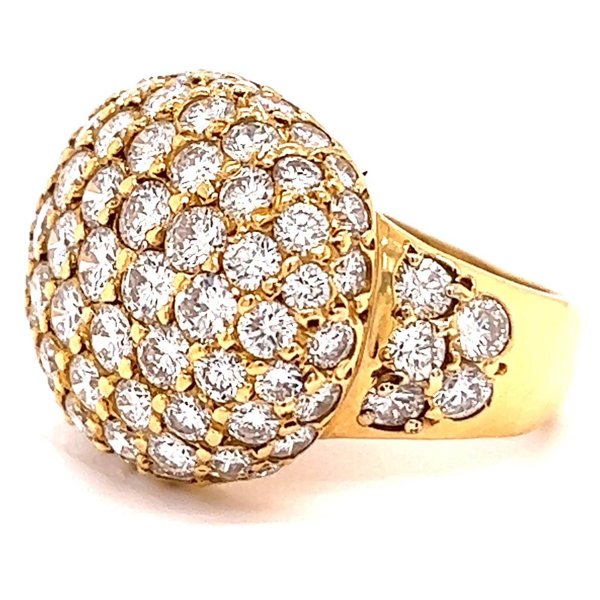 Women's or Men's Vintage Tiffany & Co. 4.80 Carats Diamonds 18 Karat Gold Bombe Ring