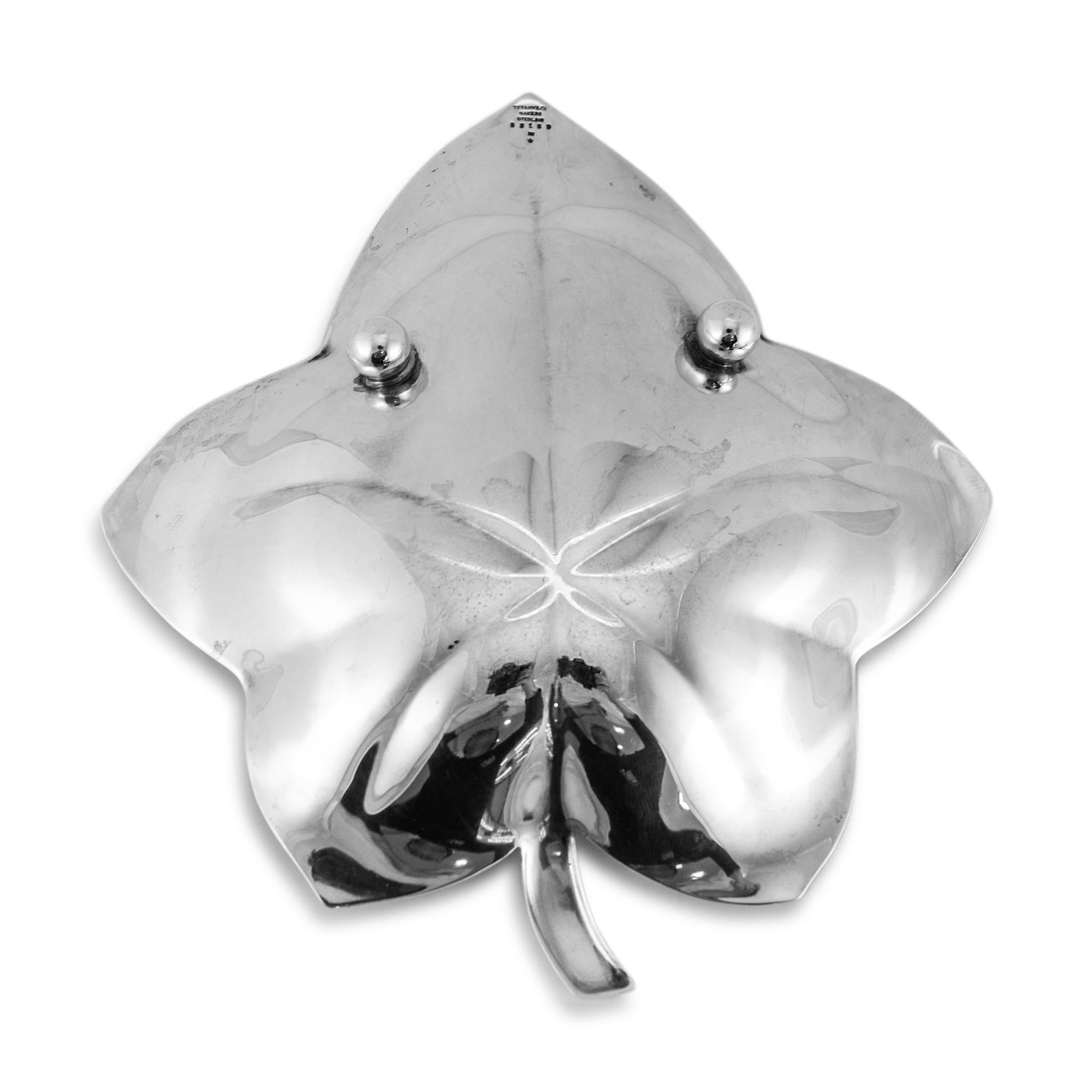 Vintage Tiffany & Co. 925 Sterling Silver 23159 Leaf Side Dishish In condizioni ottime in vendita a Houston, TX