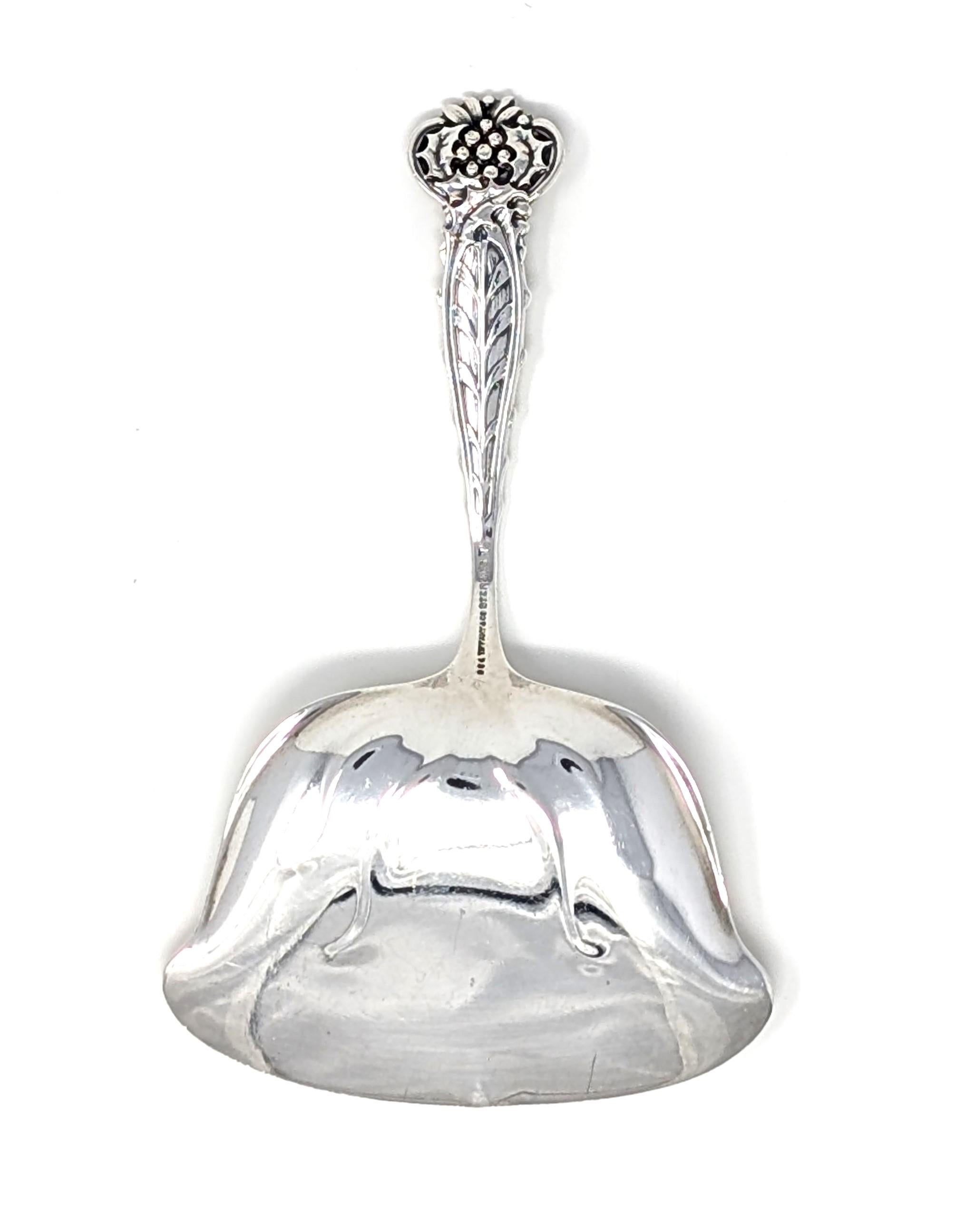Vintage Tiffany & Co. Cuchara Bon Bon de plata de ley 925 con monograma en Bastante bueno estado para la venta en Greer, SC