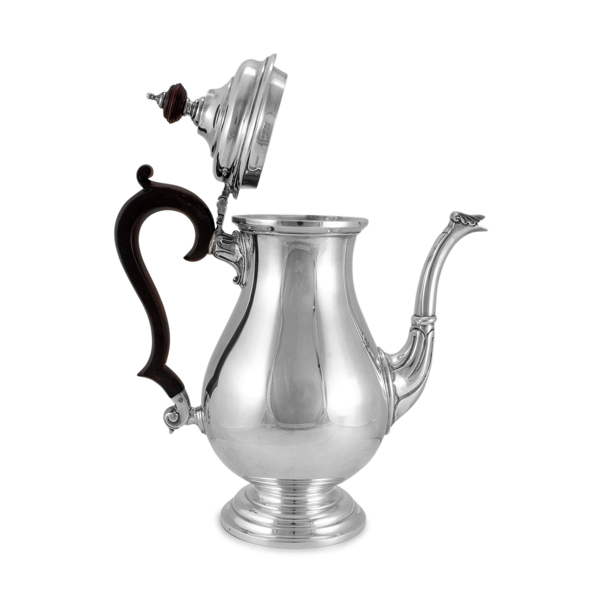 Women's or Men's Vintage Tiffany & Co. 925 Sterling Silver Coffee & Tea Pot For Sale