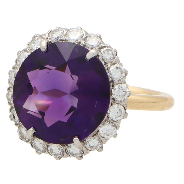 Vintage Tiffany & Co. Amethyst and Diamond Cluster Ring Set in 14K Gold In Good Condition For Sale In London, GB