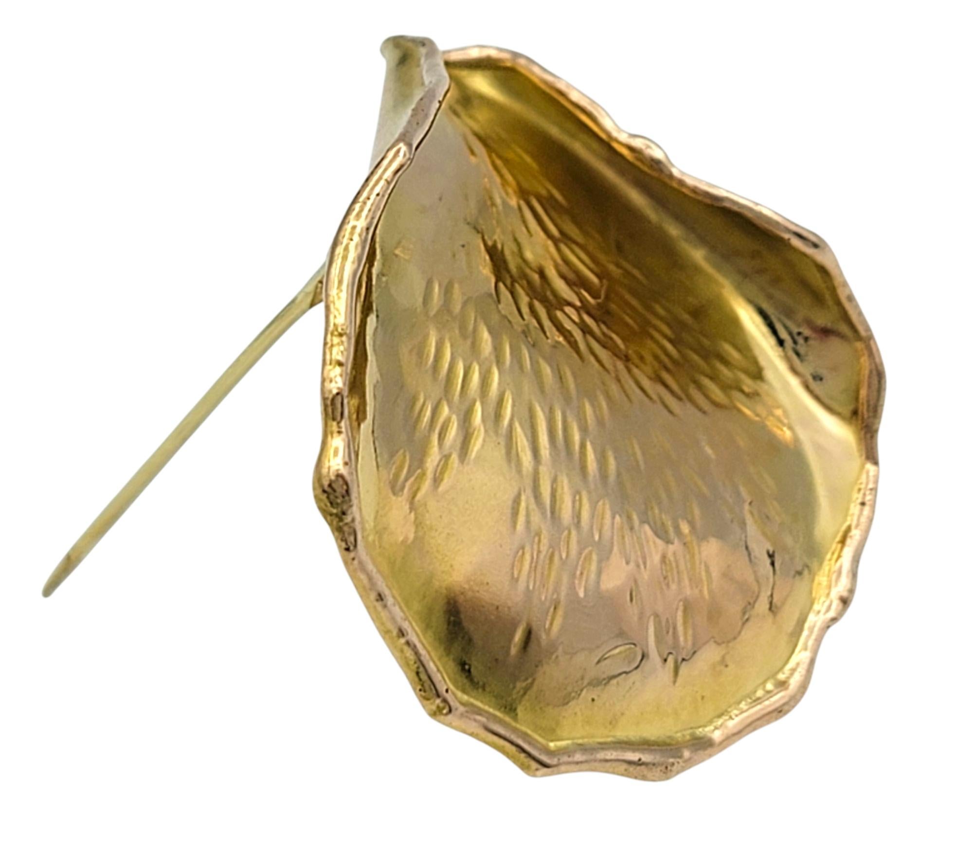 Vintage Tiffany & Co. Angela Cummings Rose Petal Brooch/Pendant in 18 Karat Gold For Sale 3