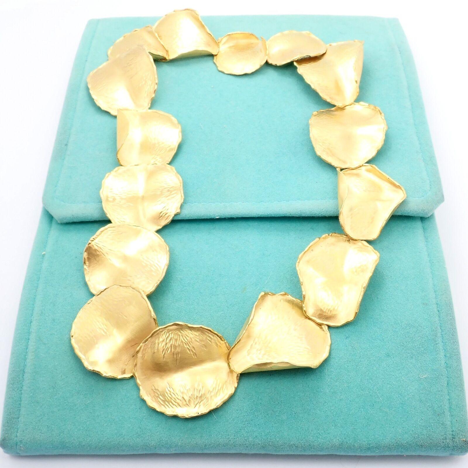 Vintage Tiffany & Co Angela Cummings Rose Petal Yellow Gold Necklace In Excellent Condition For Sale In Holland, PA