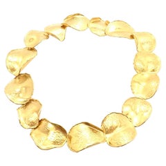 Halskette aus Gelbgold mit Rosenblatt von Tiffany &amp; Co Angela Cummings