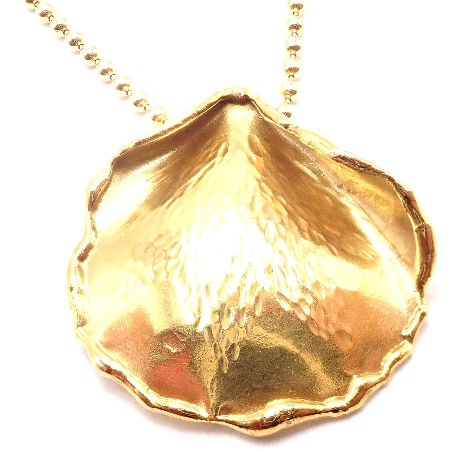 Collier à pendentifs en or jaune 18 carats et pétales de rose vintage par Angela Cummings pour Tiffany & Co. 
Détails : 
Longueur du collier : 23 3/4
