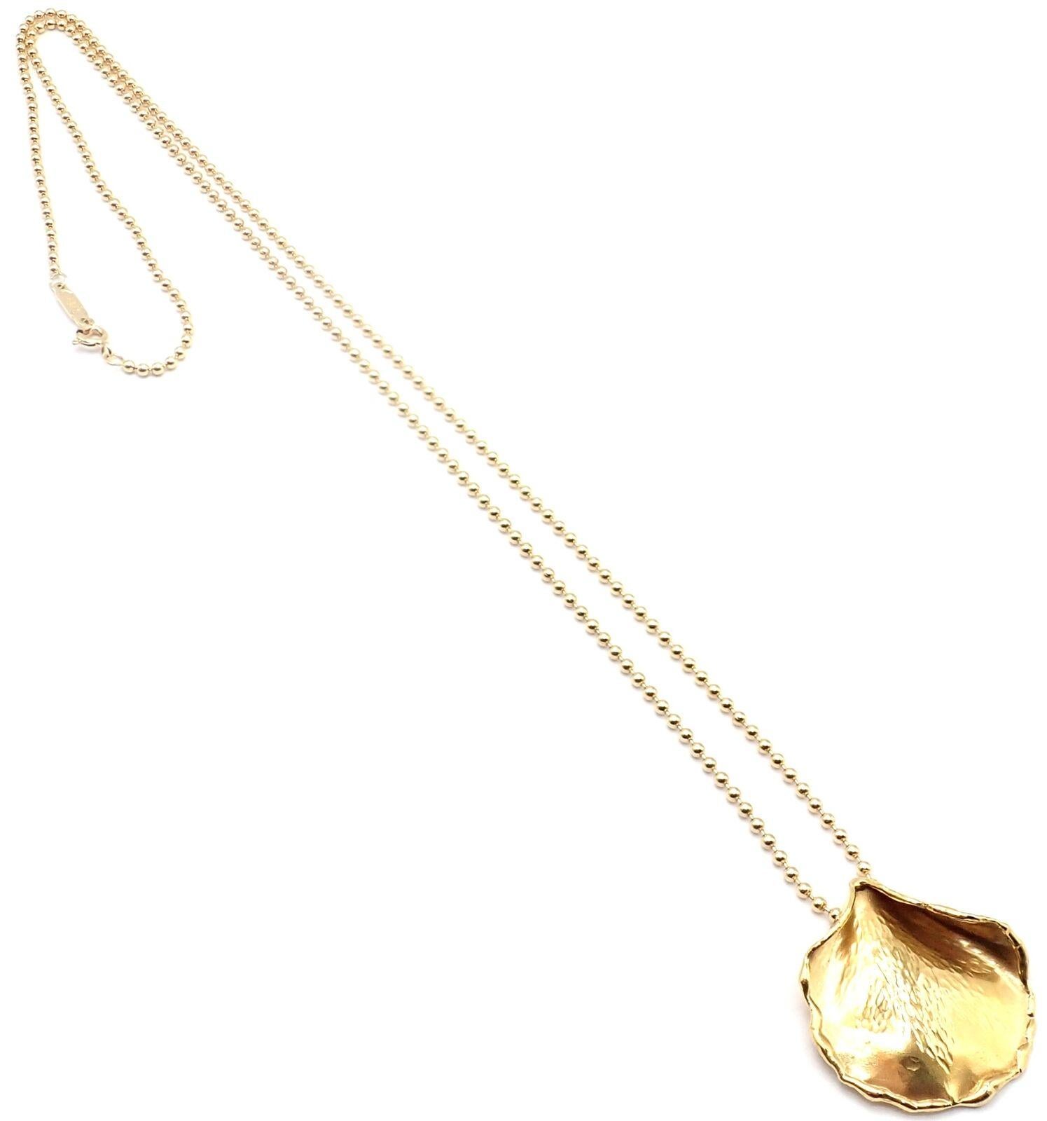 Vintage Tiffany & Co Angela Cummings Rose Petal Yellow Gold Pendant Necklace In Excellent Condition For Sale In Holland, PA