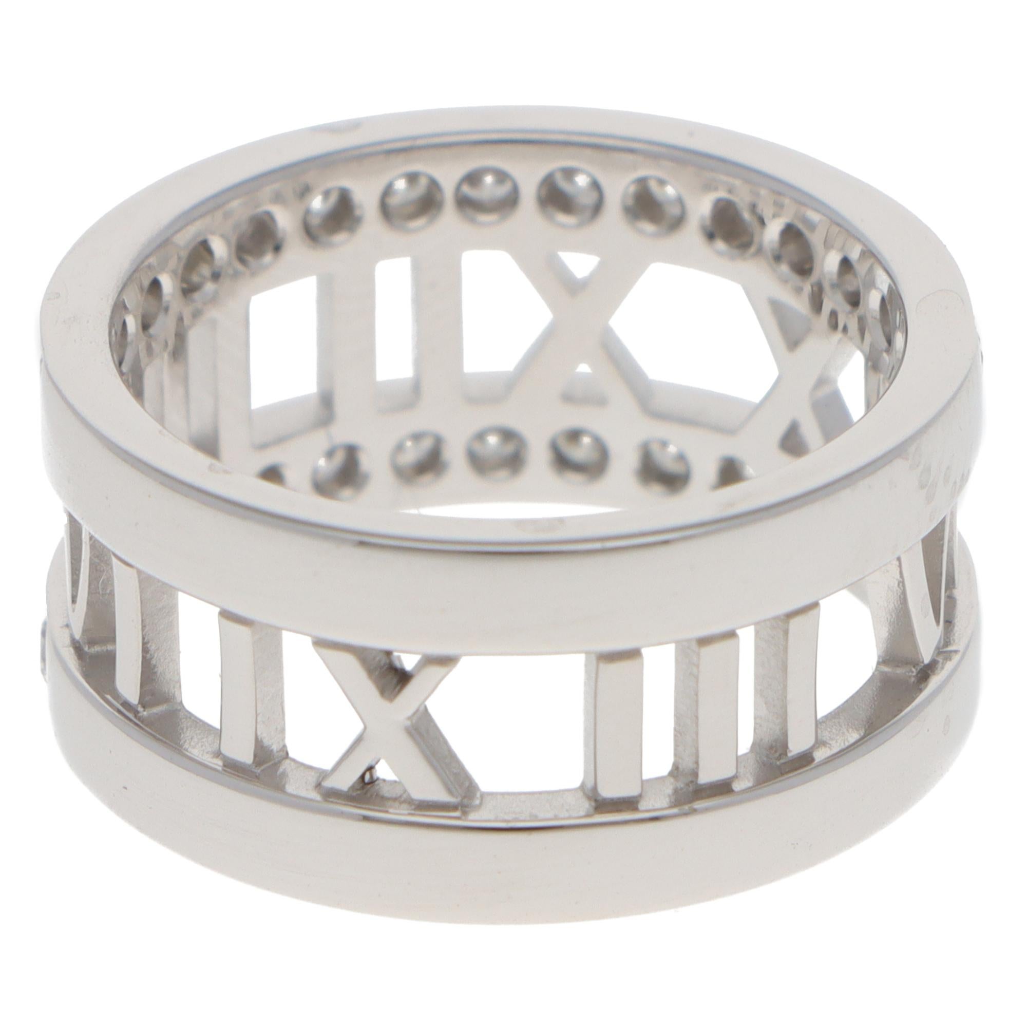 Taglio brillante Tiffany & Co. d'epoca. Anello Atlas con diamante traforato in oro bianco in vendita