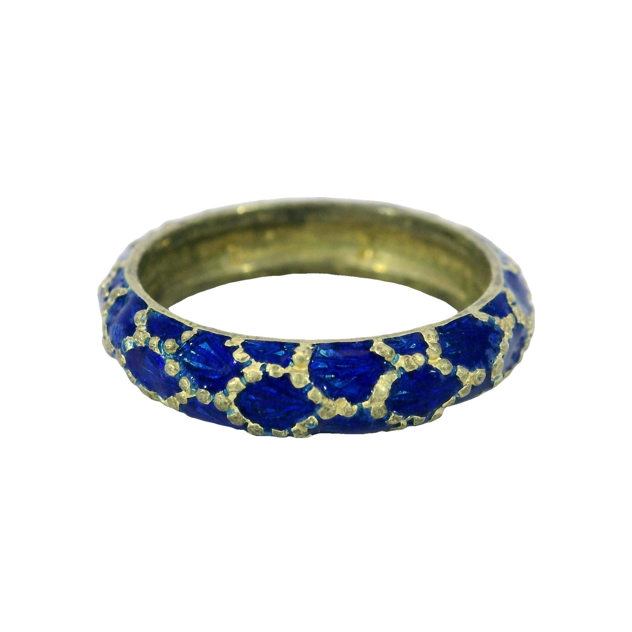 Tiffany & Co. d'epoca. Anello a fascia in oro giallo 18k con smalto blu, misura 5,25 in vendita 1
