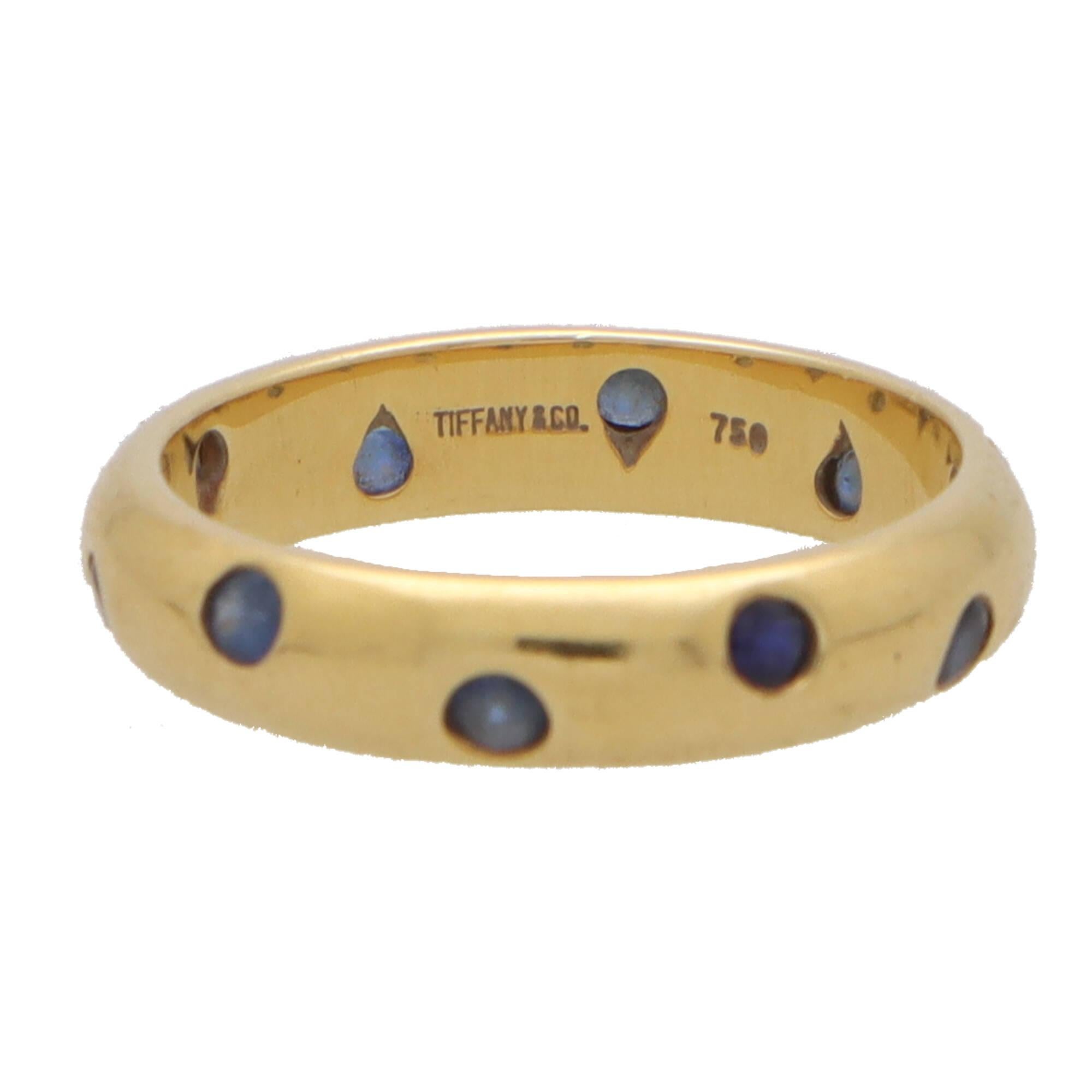 Weinlese Tiffany & Co. Ring mit blauen Saphir-Doten aus 18 Karat Gelbgold (Rundschliff)