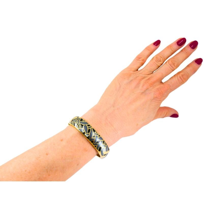 Vintage Tiffany & Co. Bracelet Gold Mother-of-Pearl Black Onyx Hematite Bangle In Good Condition For Sale In Beverly Hills, CA