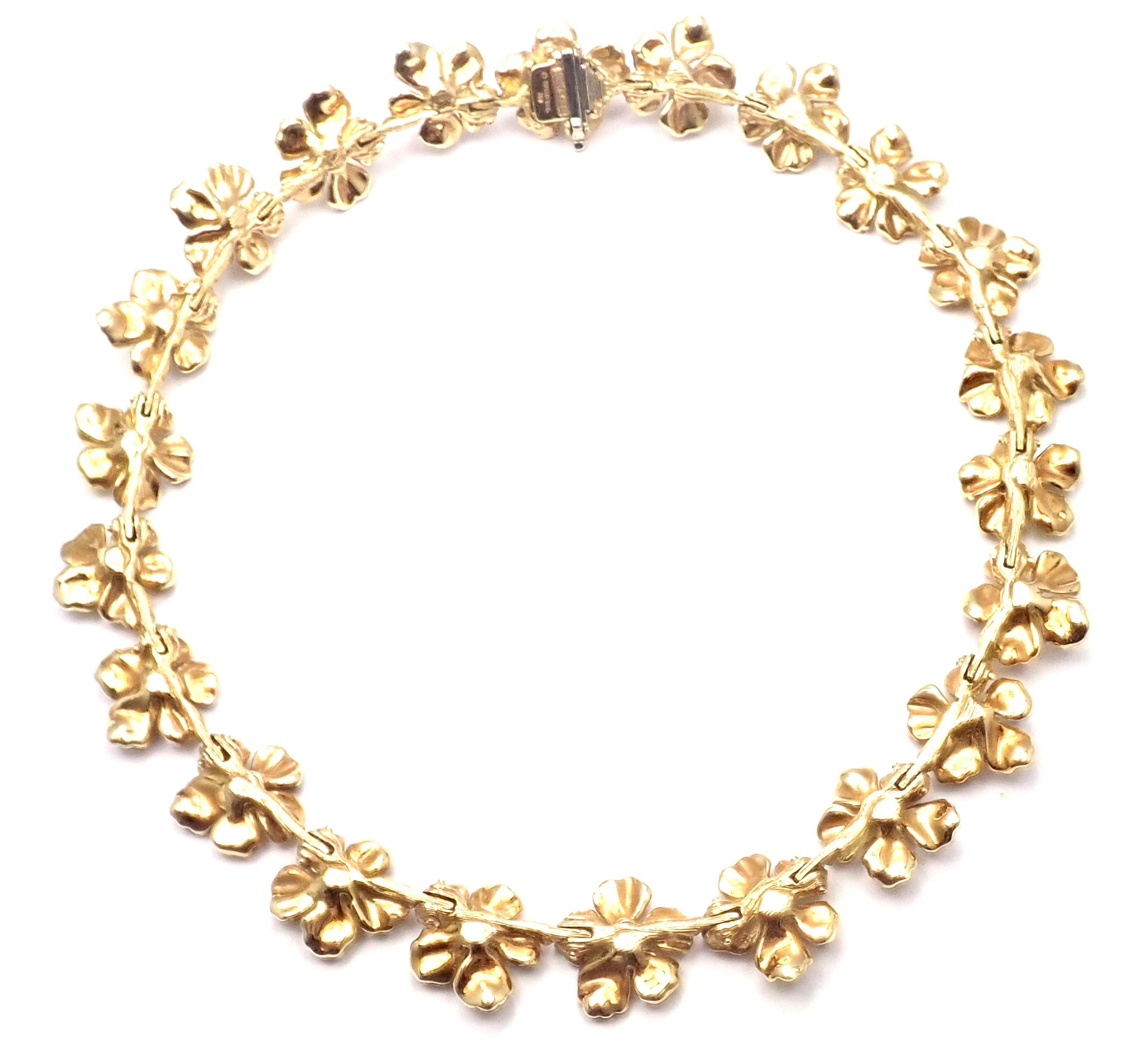 18k Yellow Gold Vintage Classics Dogwood Flower Necklace by Tiffany & Co.
Details:
Weight: 111.7 grams
Length: 16