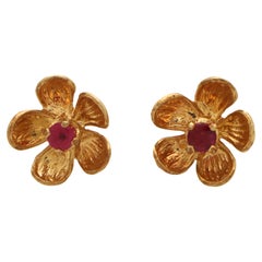  Vintage Tiffany & Co. Clip On Ruby Flower Earrings in 18k Yellow Gold